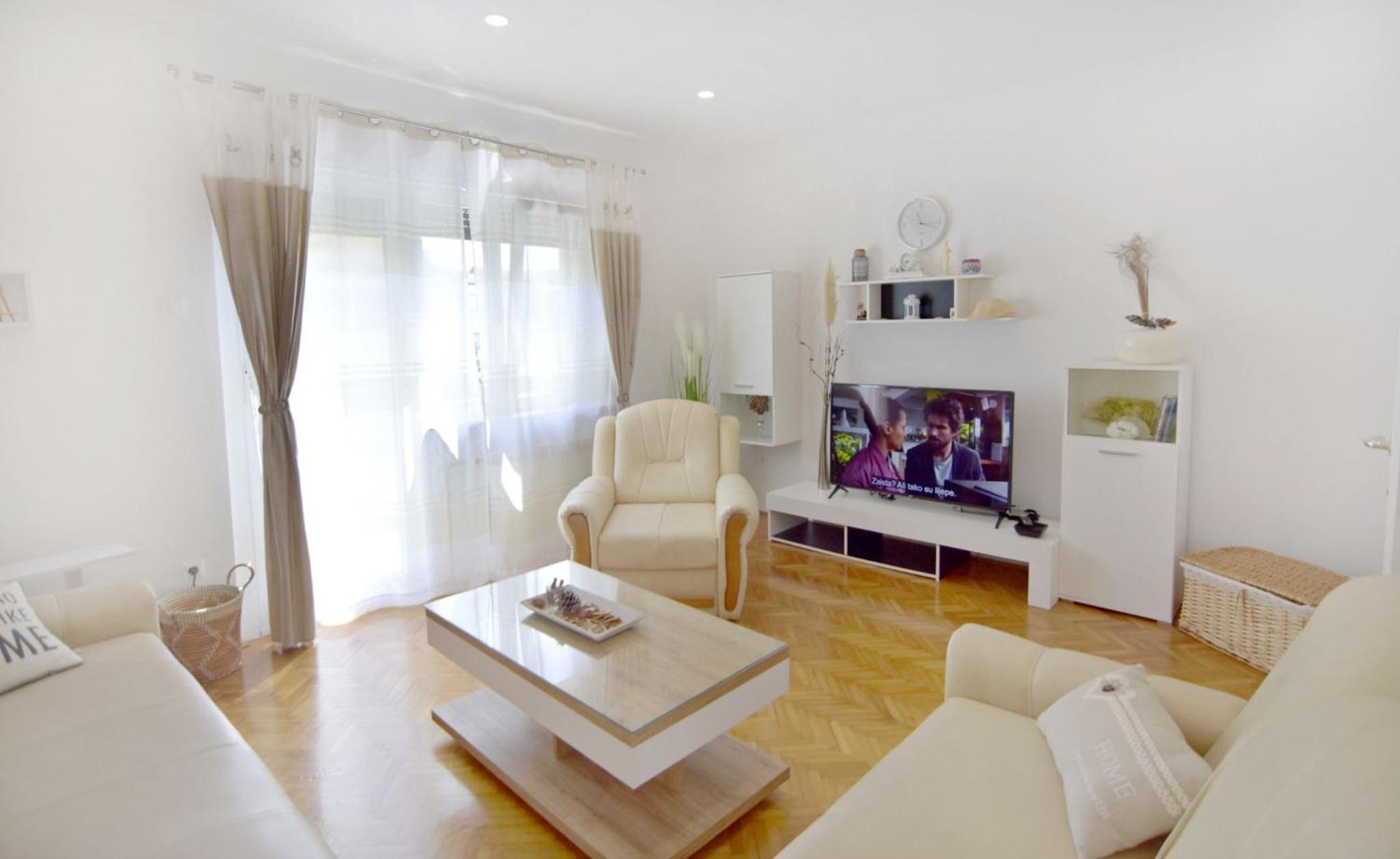 Spacious apartment in Umag with garden