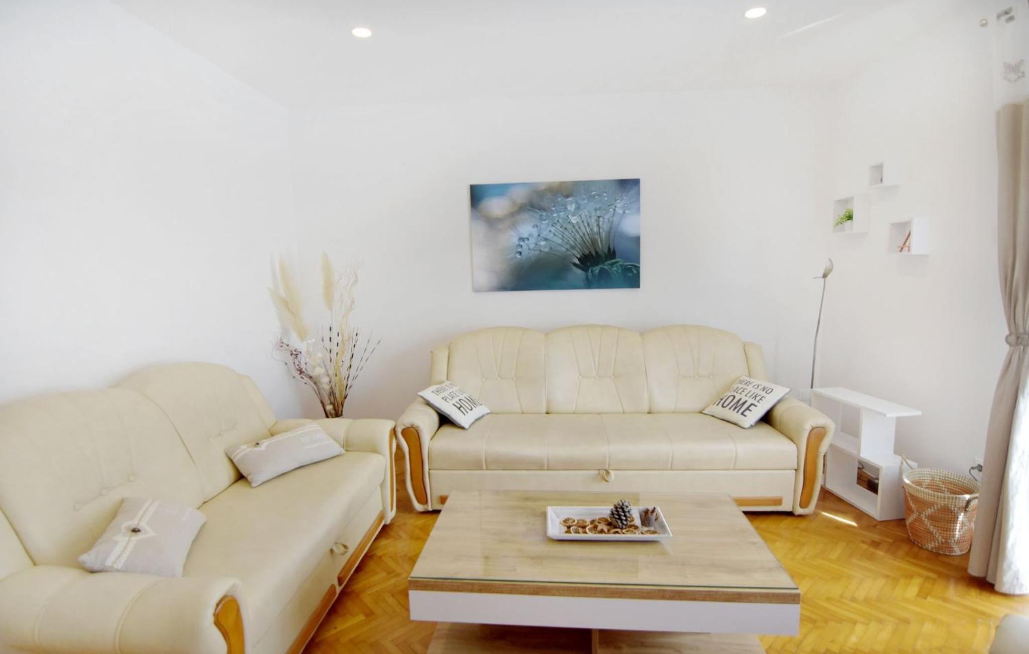 Spacious apartment in Umag with garden
