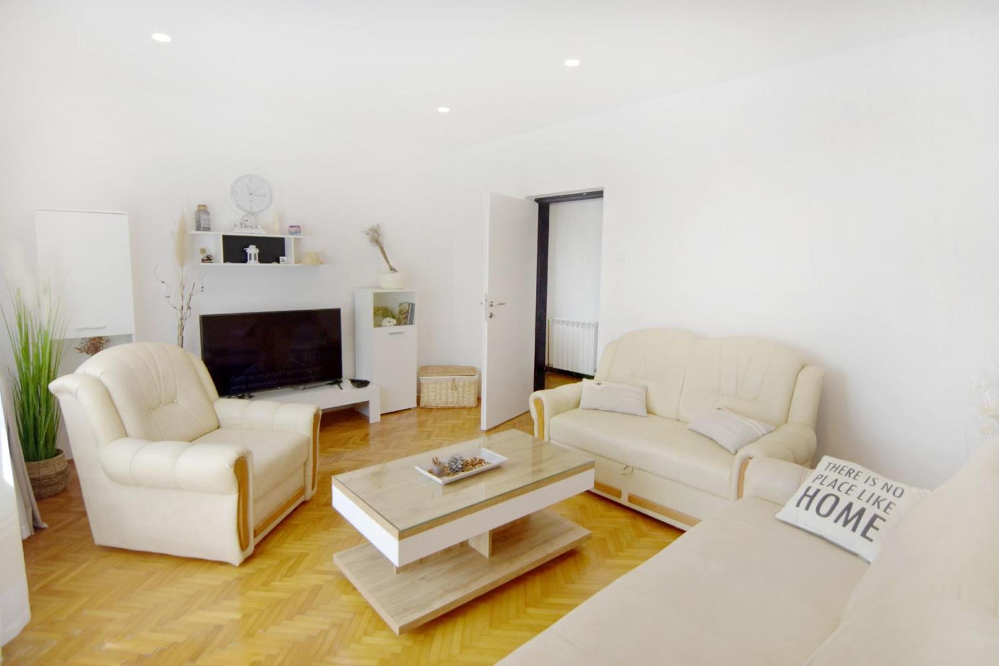 Spacious apartment in Umag with garden
