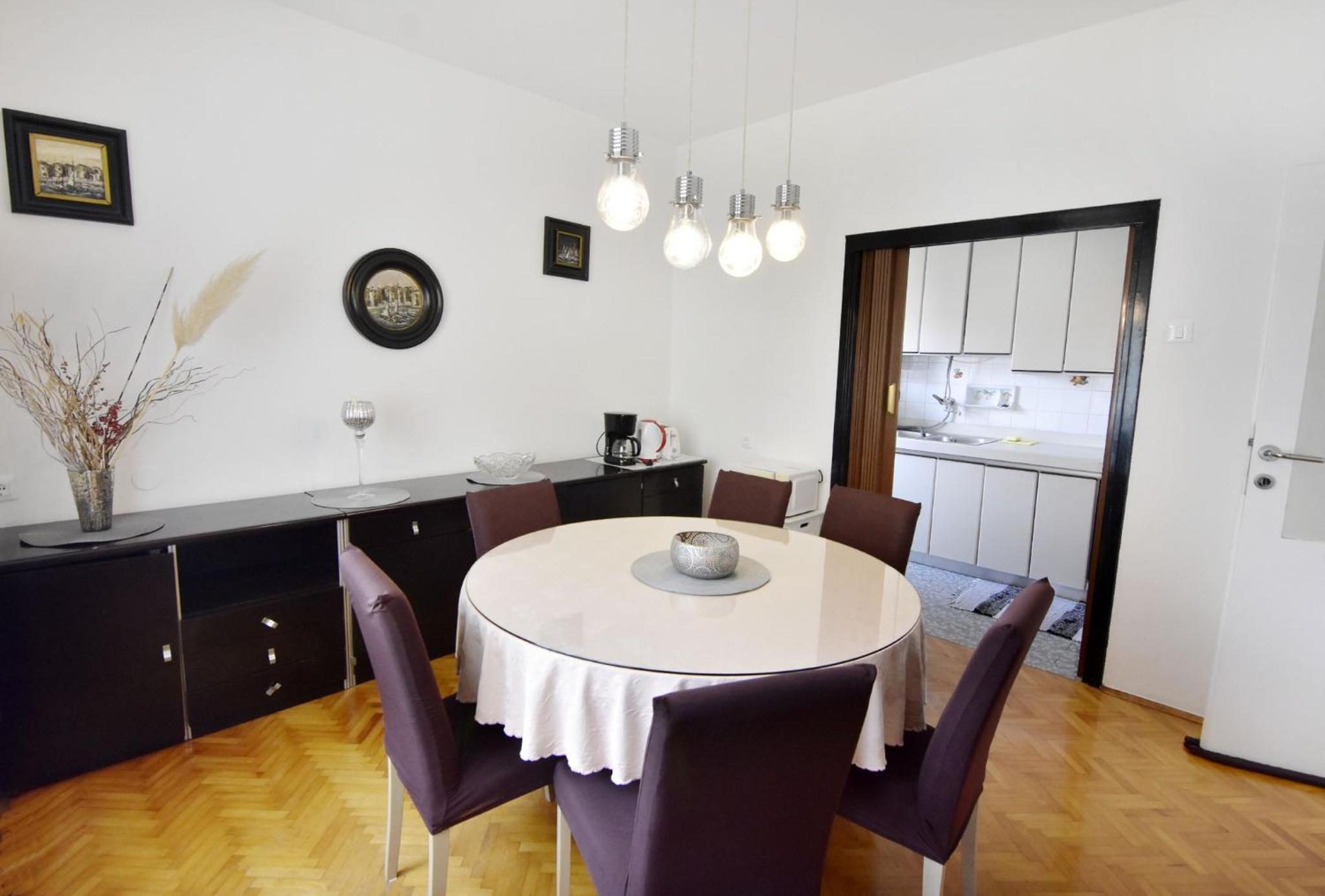 Spacious apartment in Umag with garden