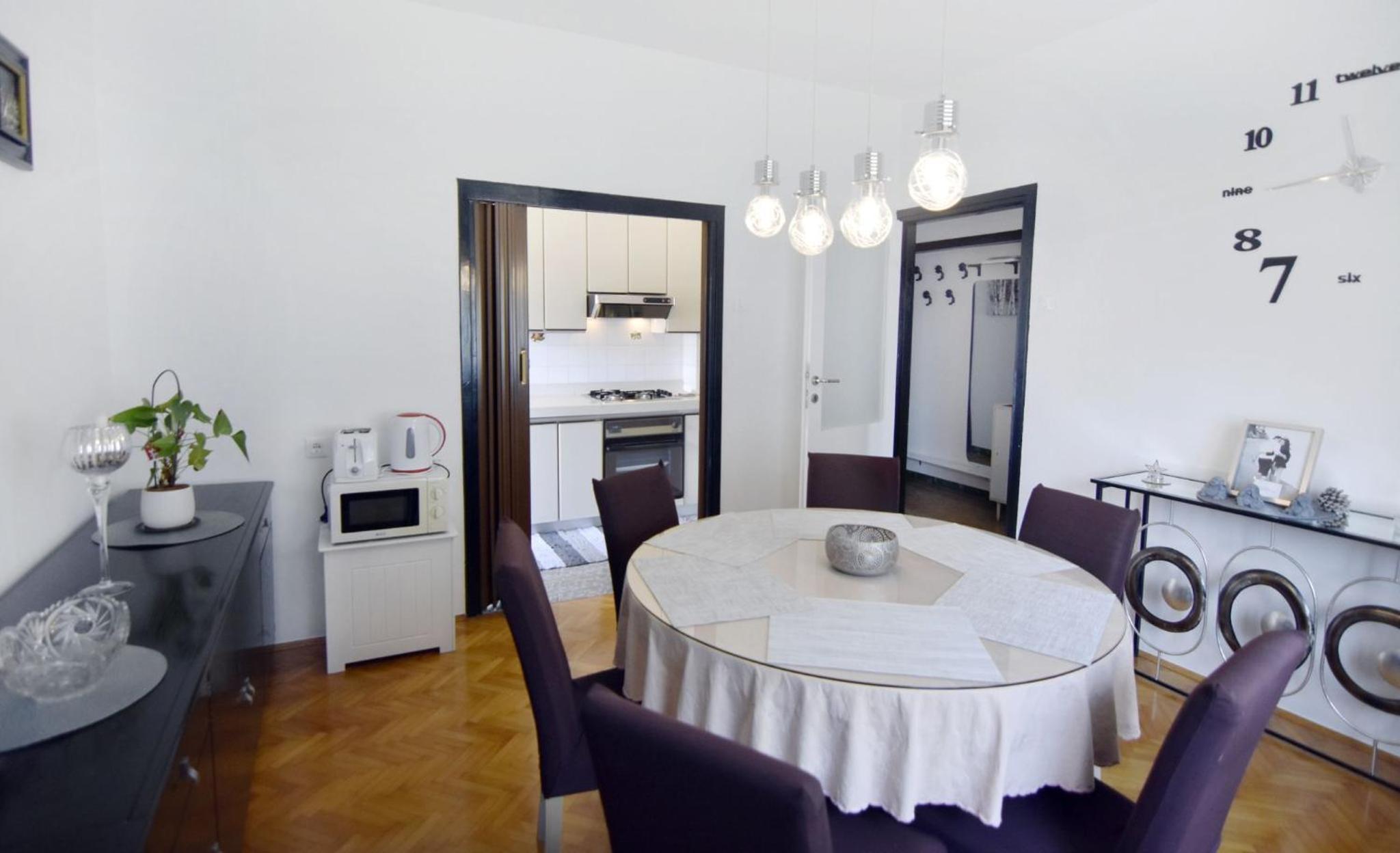 Spacious apartment in Umag with garden