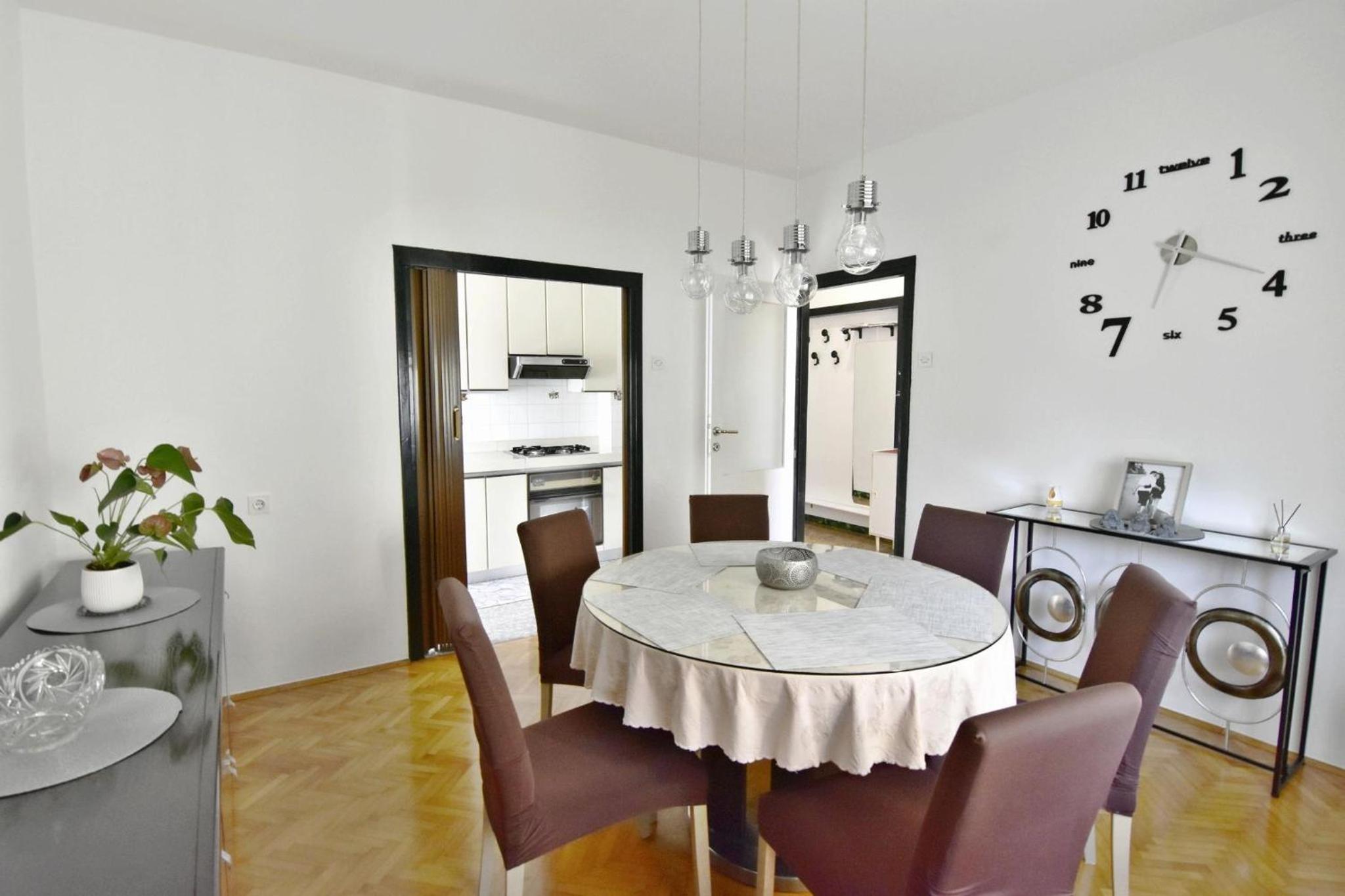 Spacious apartment in Umag with garden