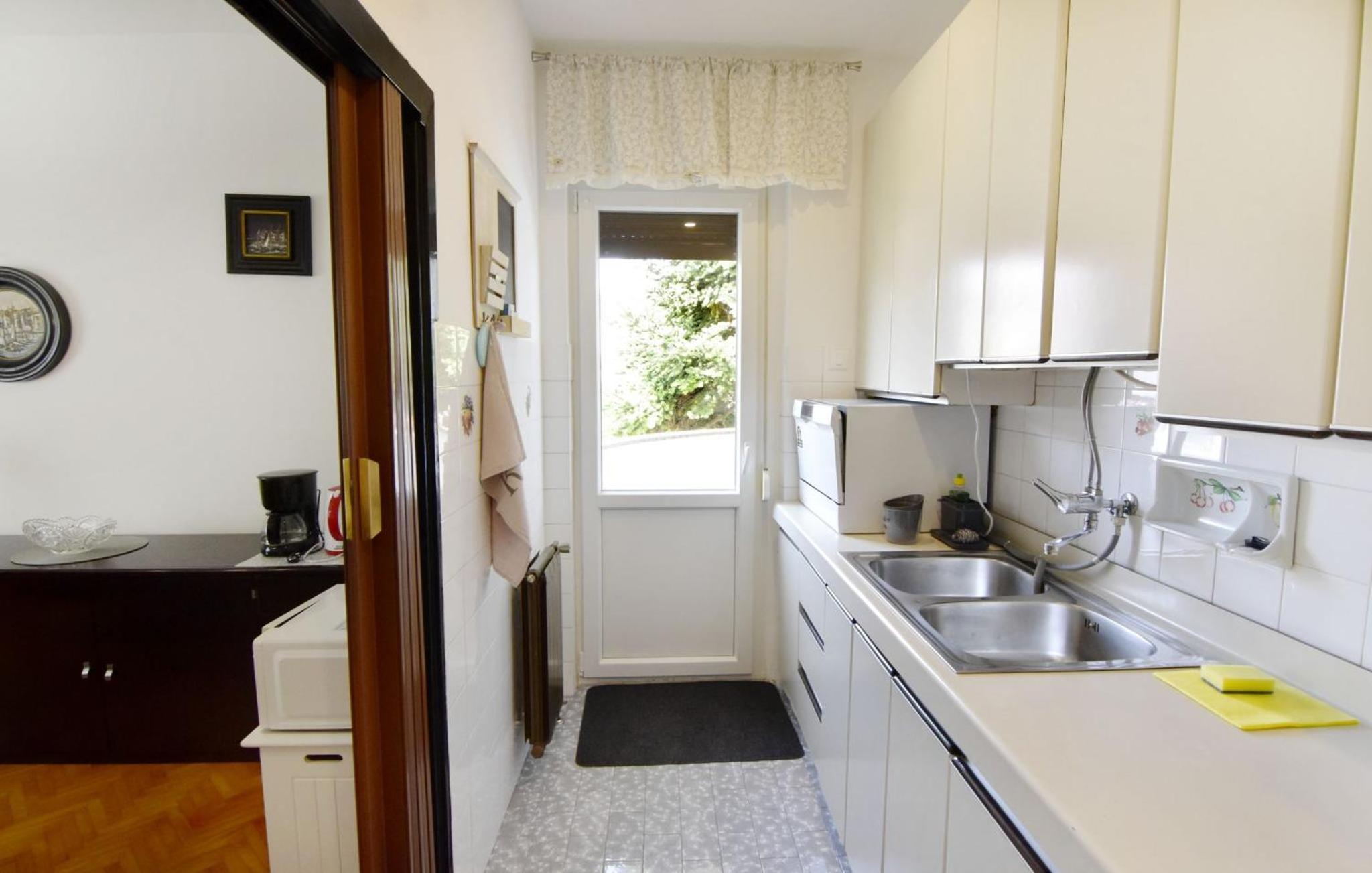 Spacious apartment in Umag with garden