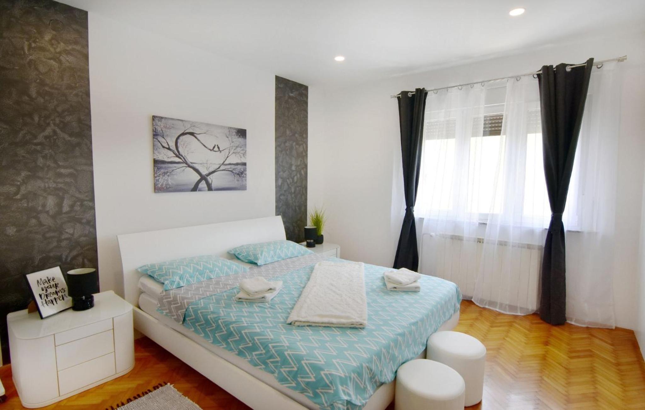 Spacious apartment in Umag with garden