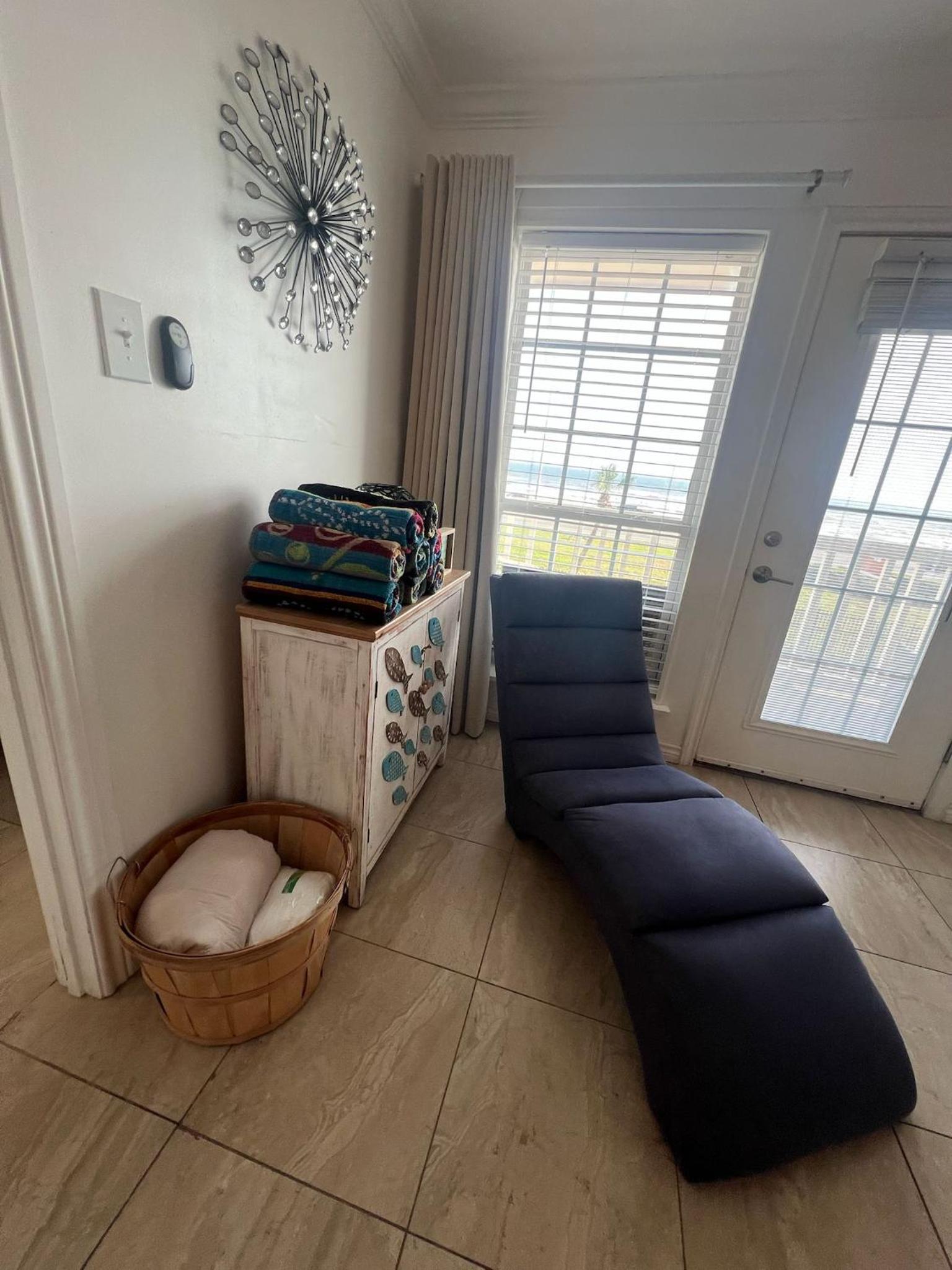 Ocean Front Condo - 3 Bdrms - Hot Tubs - 2 Pools - Gym - Tennis ct - Shoreline Stays