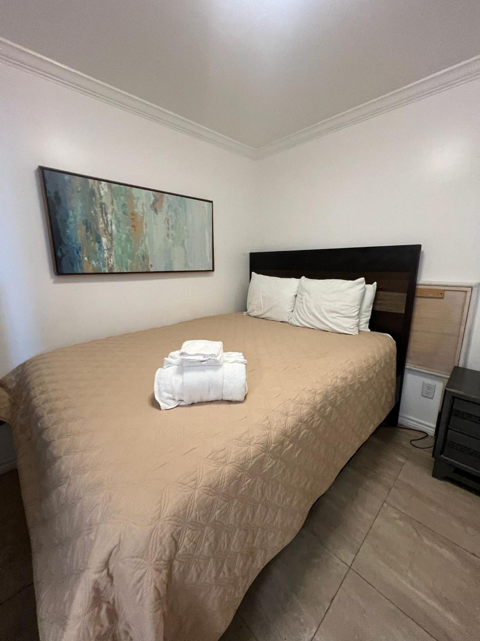 Ocean Front Condo - 3 Bdrms - Hot Tubs - 2 Pools - Gym - Tennis ct - Shoreline Stays