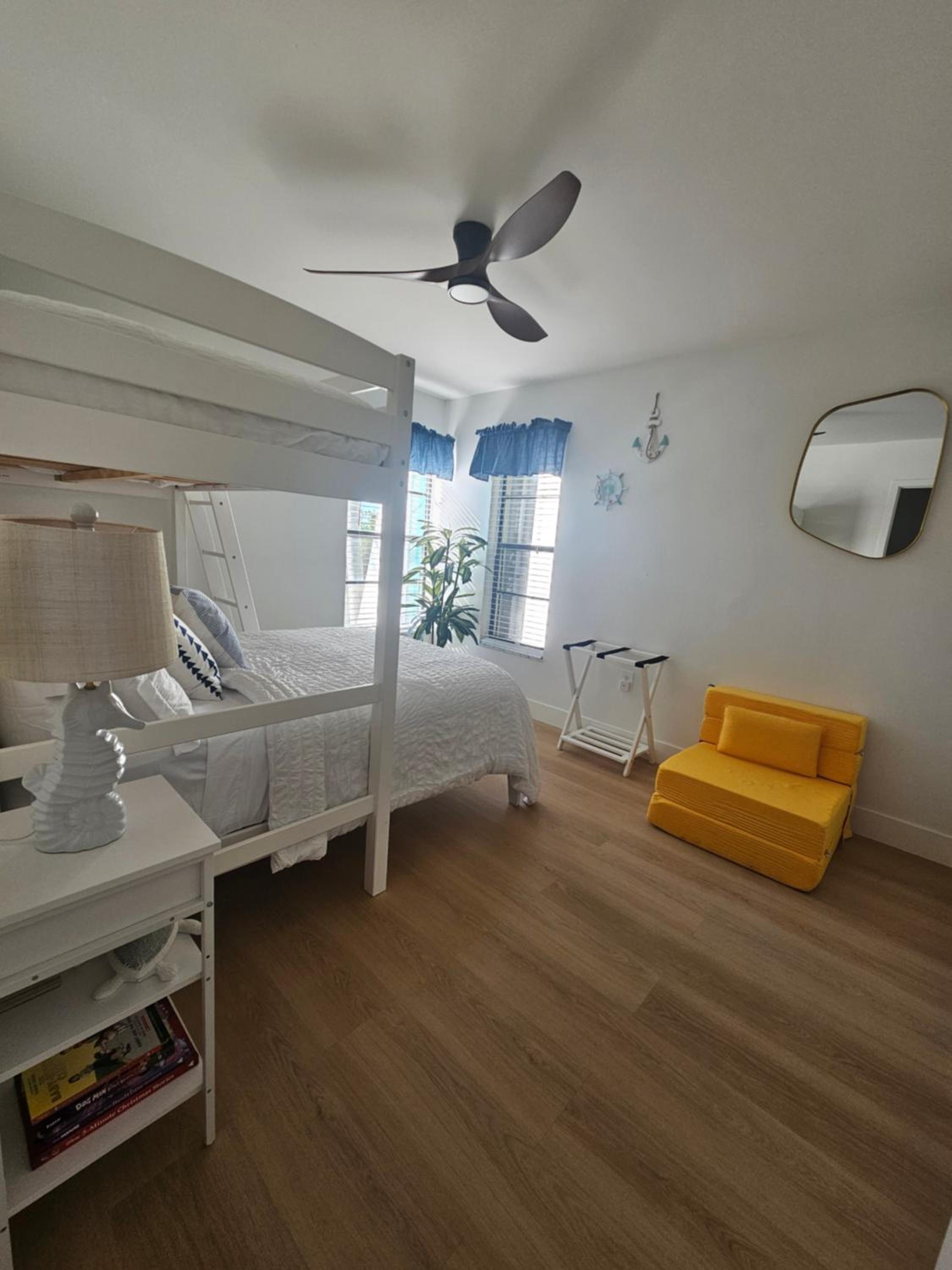 New Lagoon-front townhouse with Marina Day Dreams Key Largo