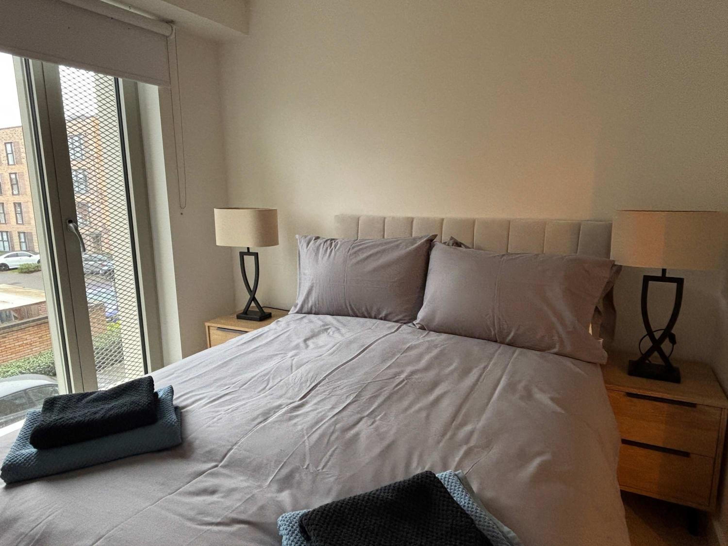 Contemporary 2-Bed Apartment near City Centre