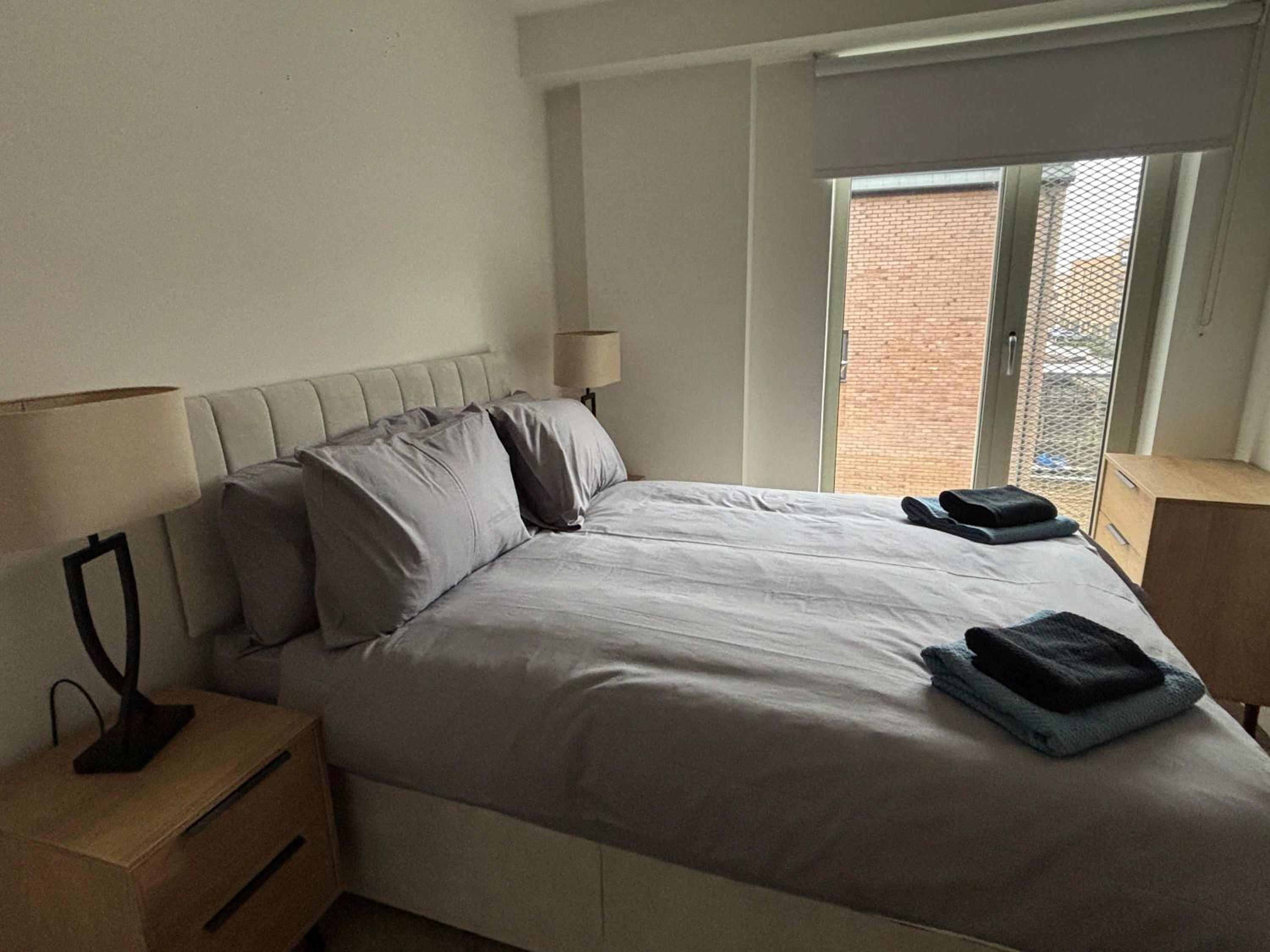 Contemporary 2-Bed Apartment near City Centre