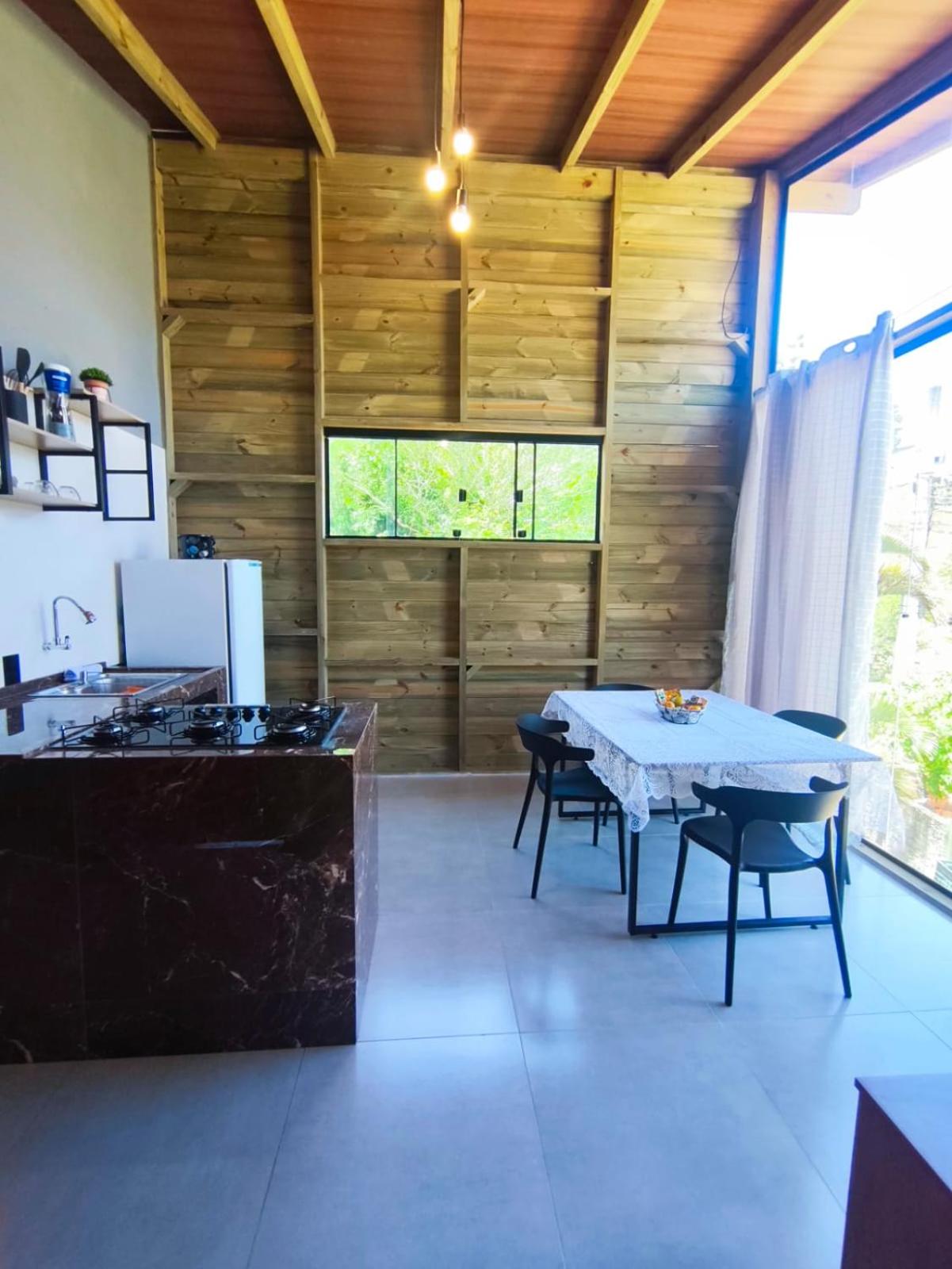 Apartamento de 2 Quartos para 4 Pessoas - 5 min da Praia