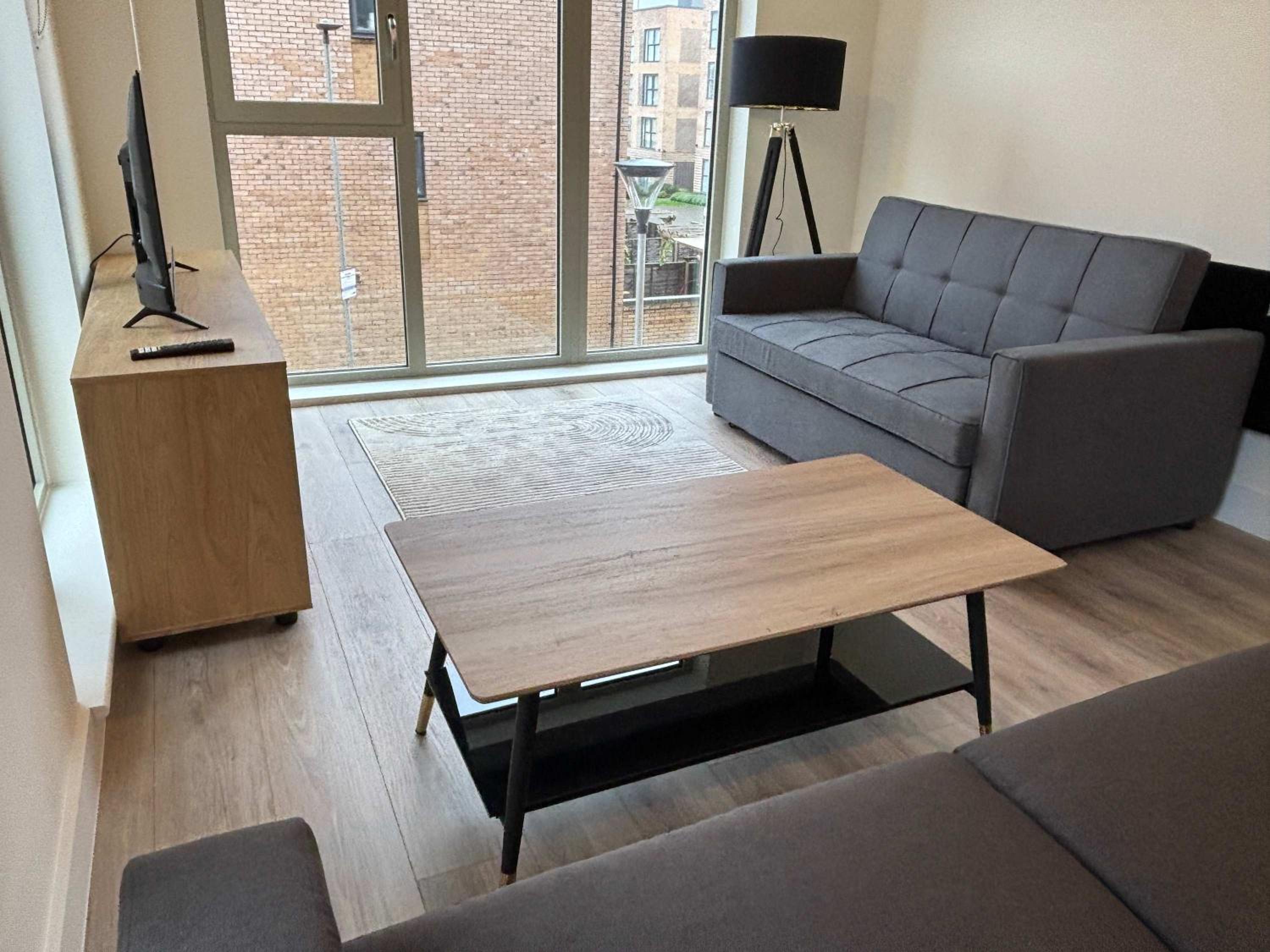 BrandNew 2Bedroom Apartment with Parking, Sleeps 5