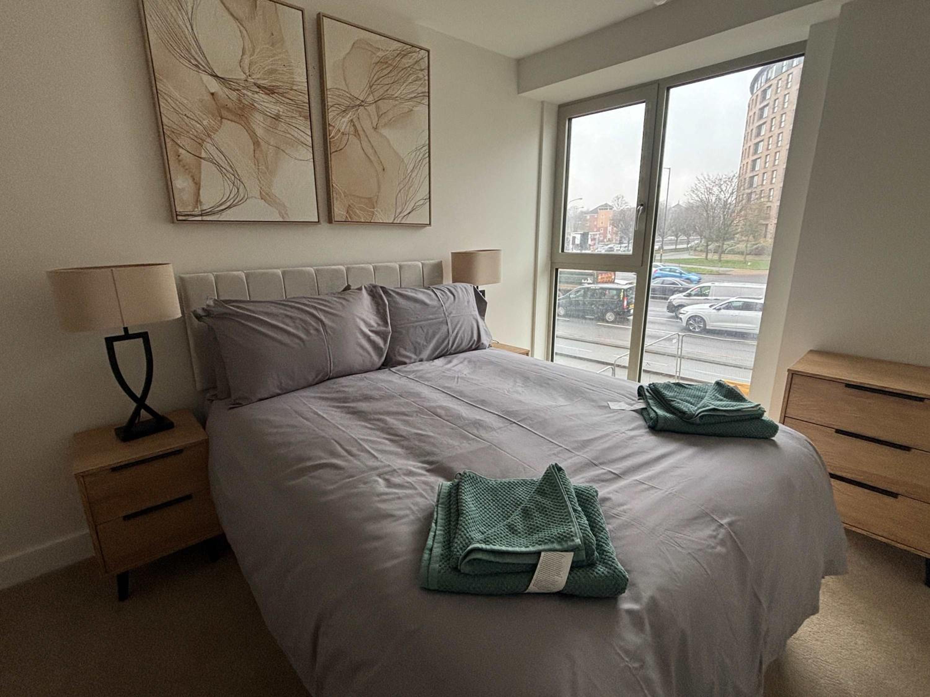 BrandNew 2Bedroom Apartment with Parking, Sleeps 5