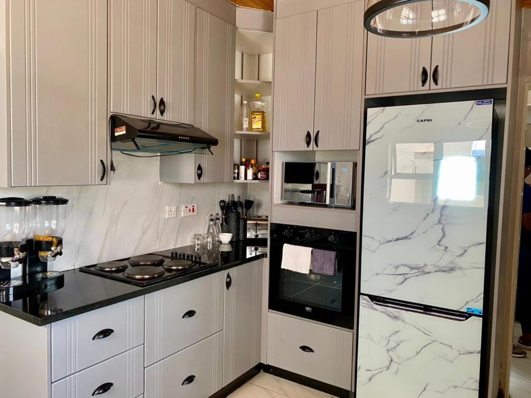 Luxurious 6 bed 6 baths in Sunridge - 2299