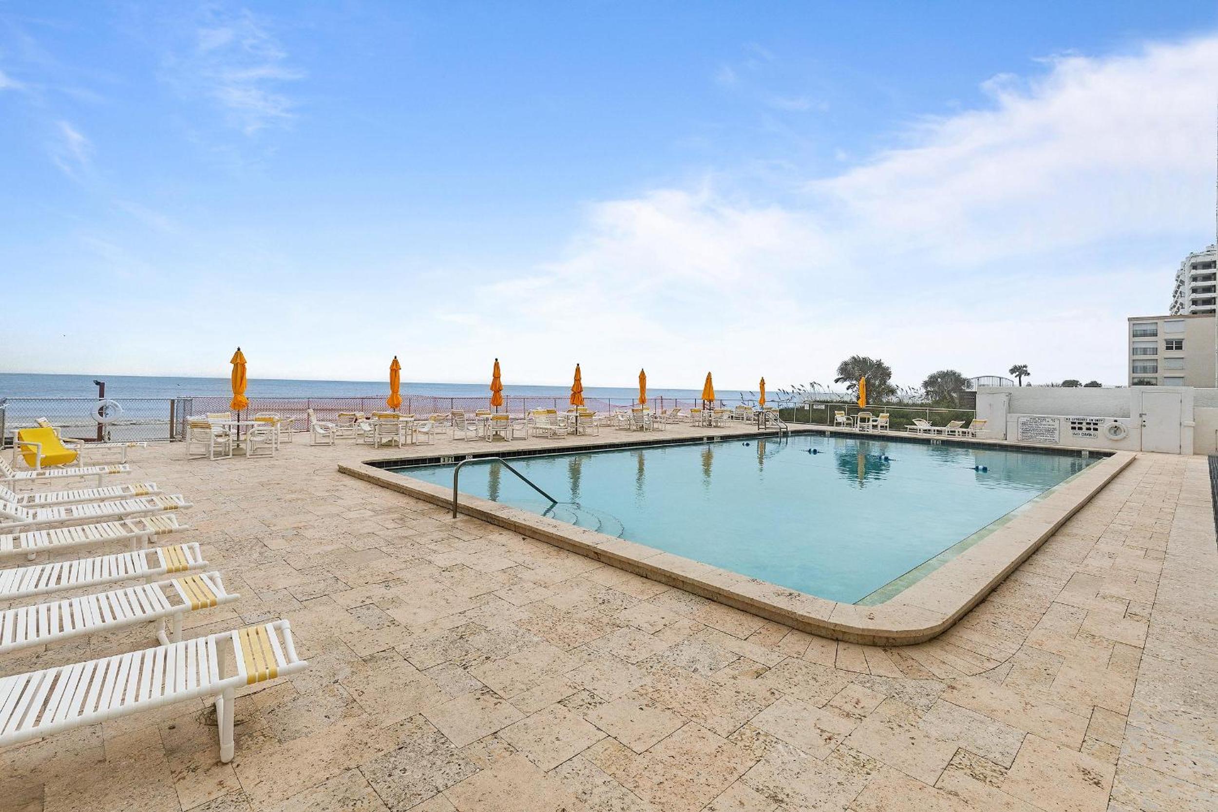 Smyrna Beach Club 815B