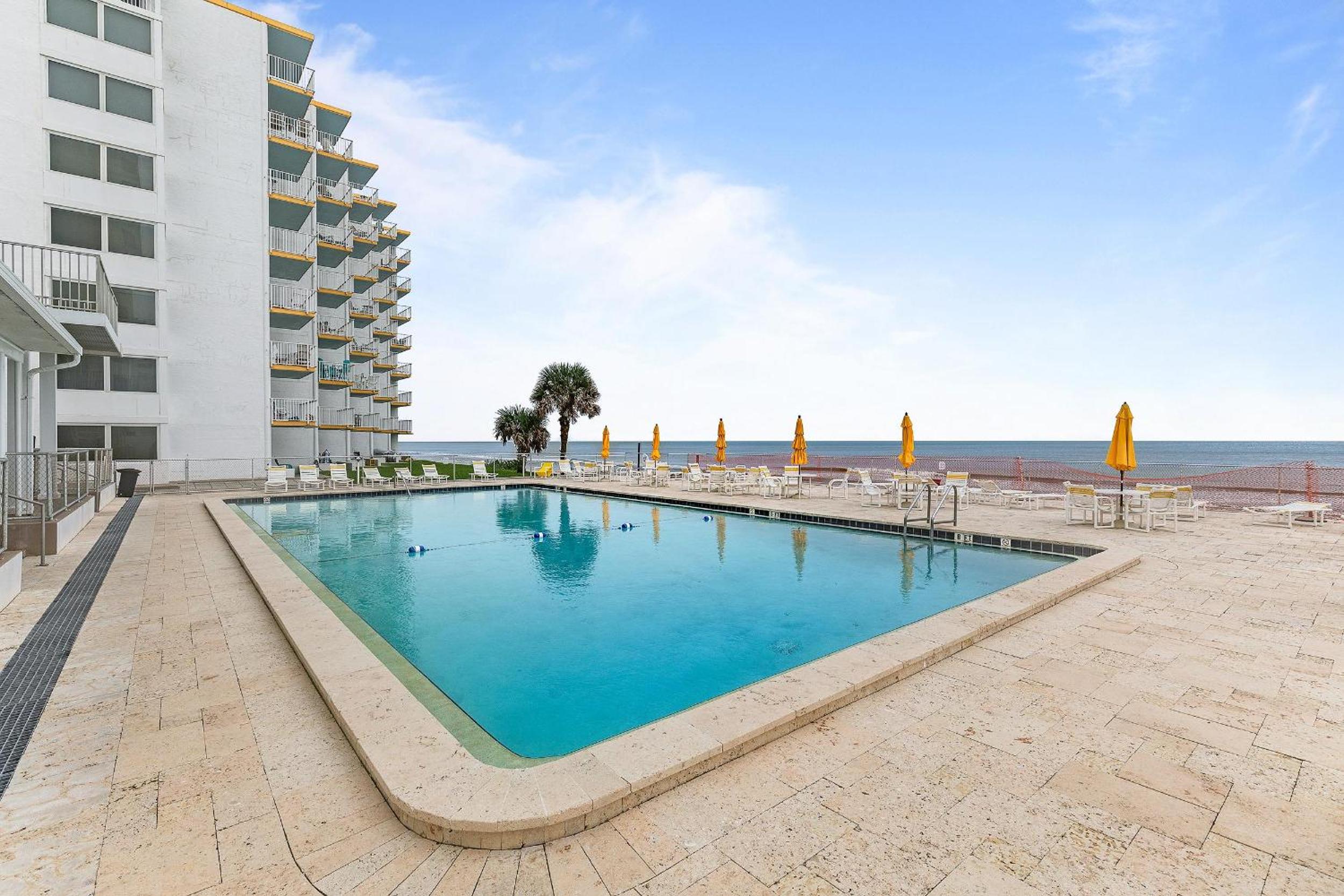 Smyrna Beach Club 815B