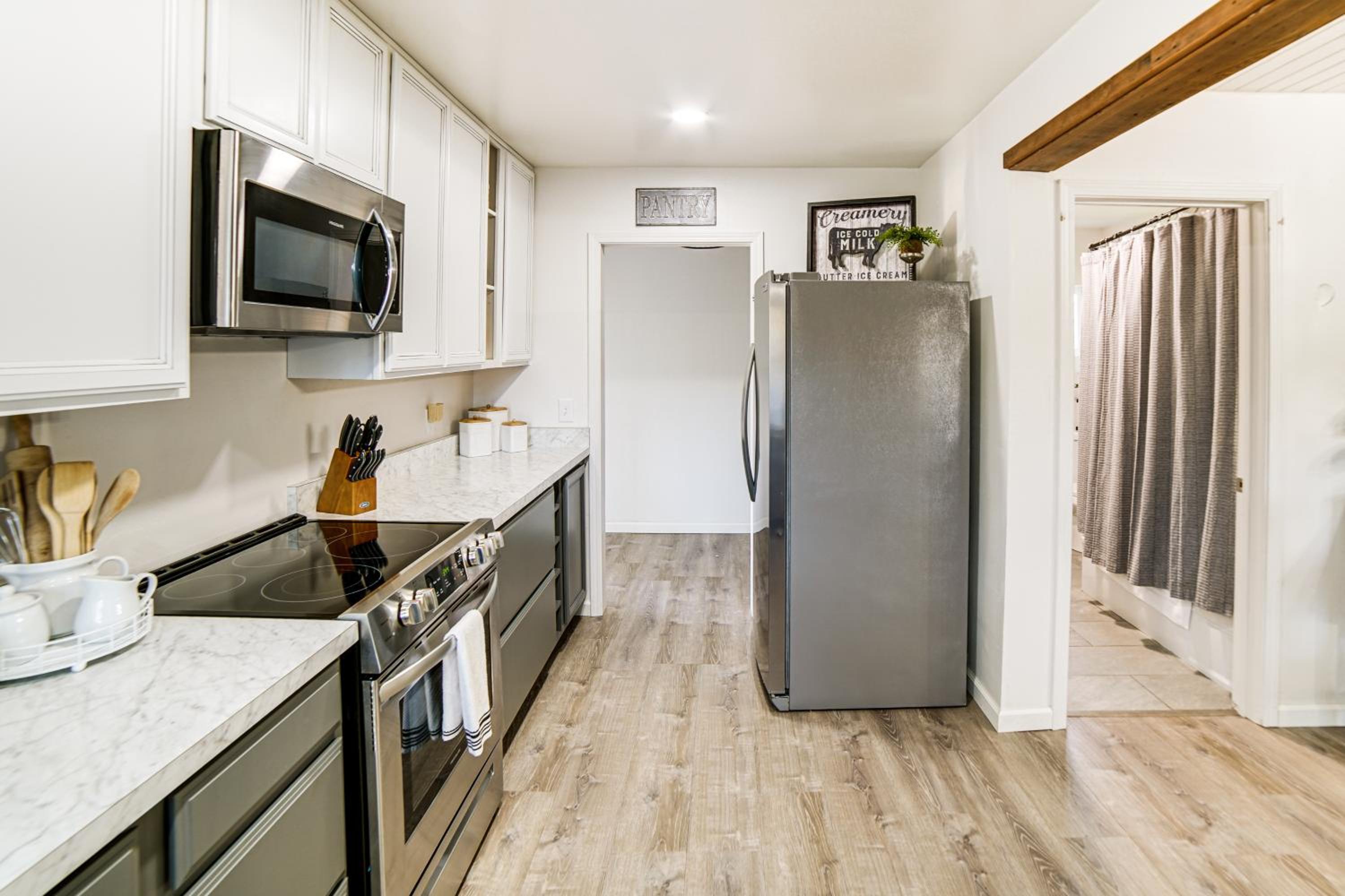 2 Mi to Clear Lake Pet-Friendly Lakeport Retreat!