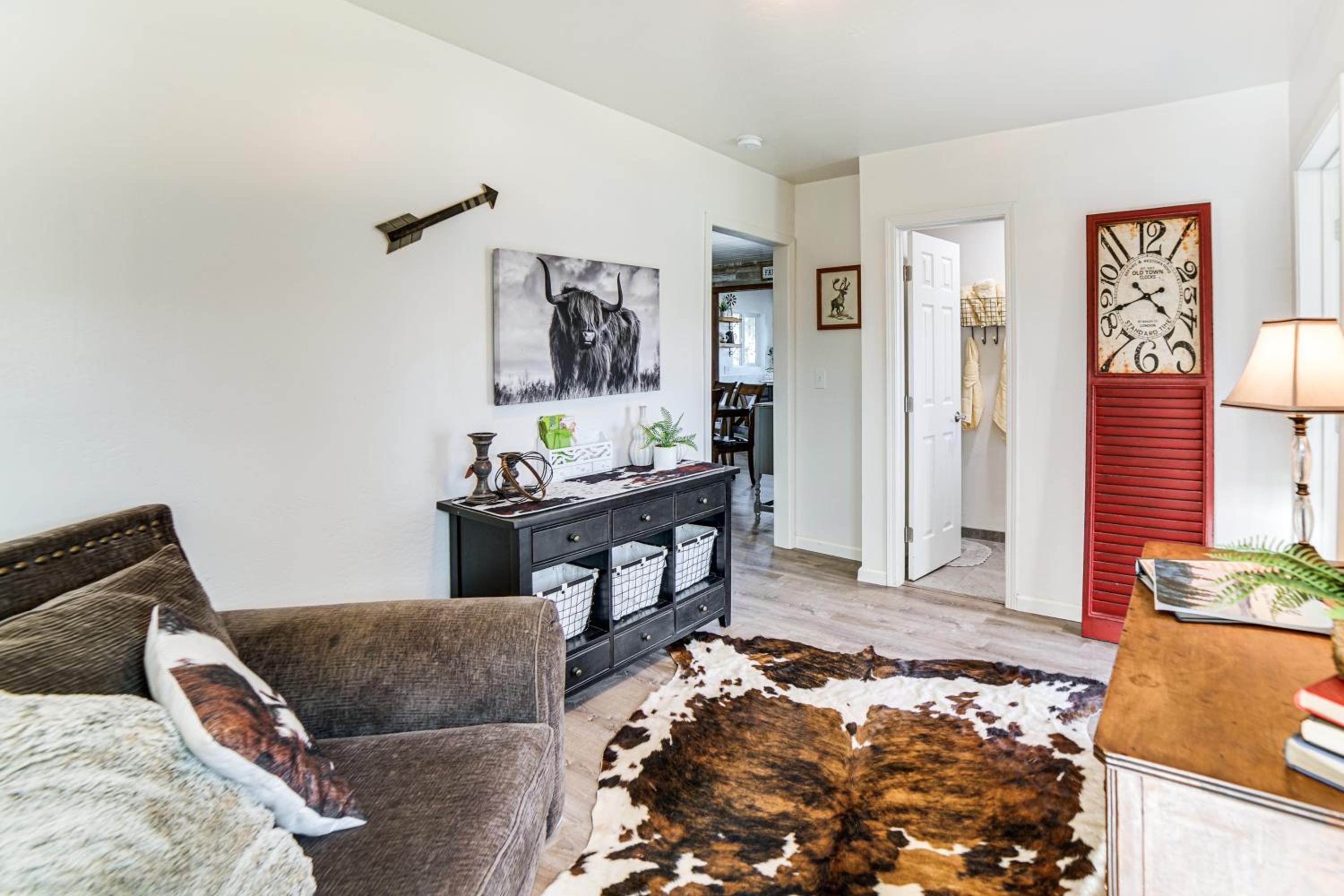 2 Mi to Clear Lake Pet-Friendly Lakeport Retreat!