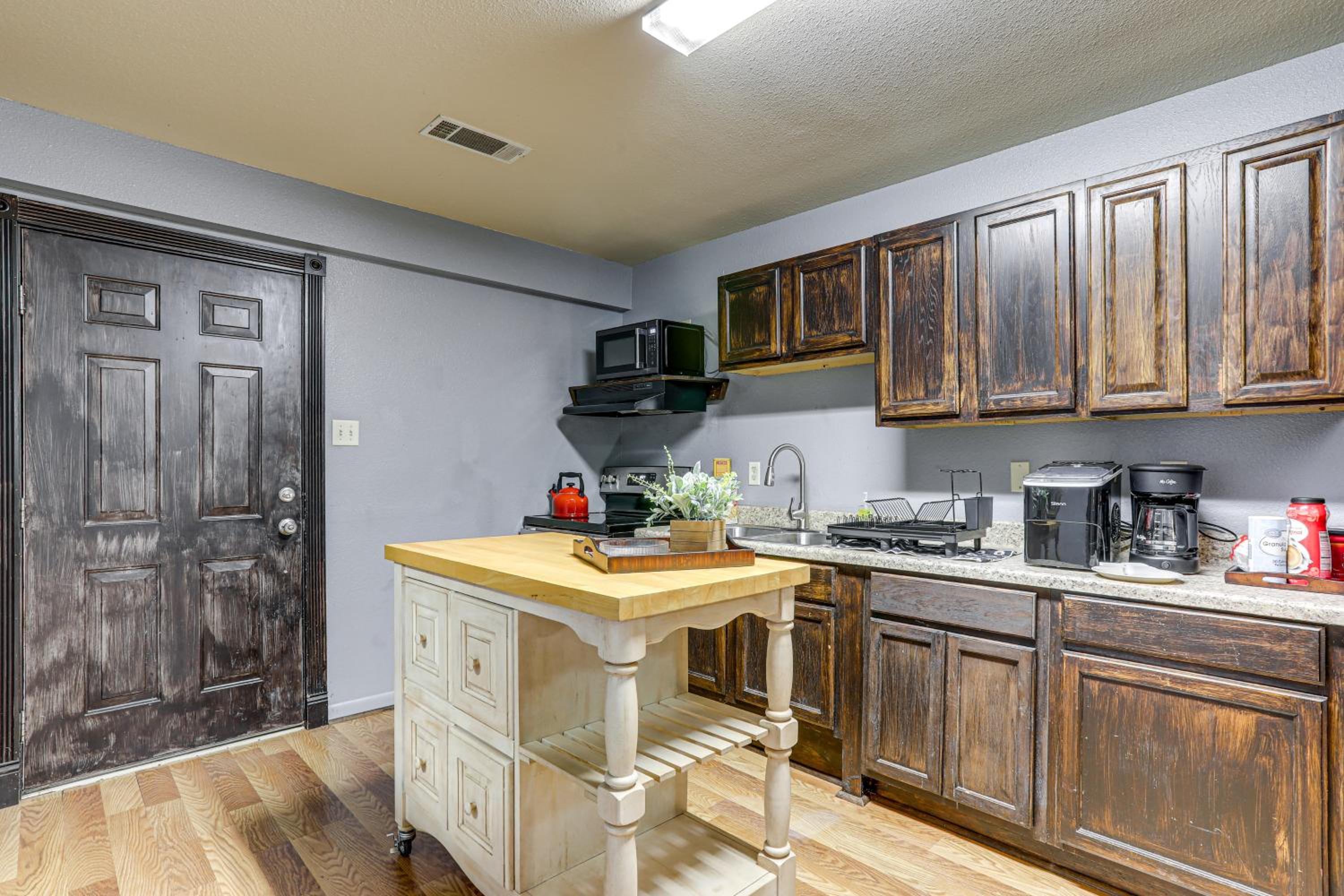 Near Universities Family Condo in McRae!