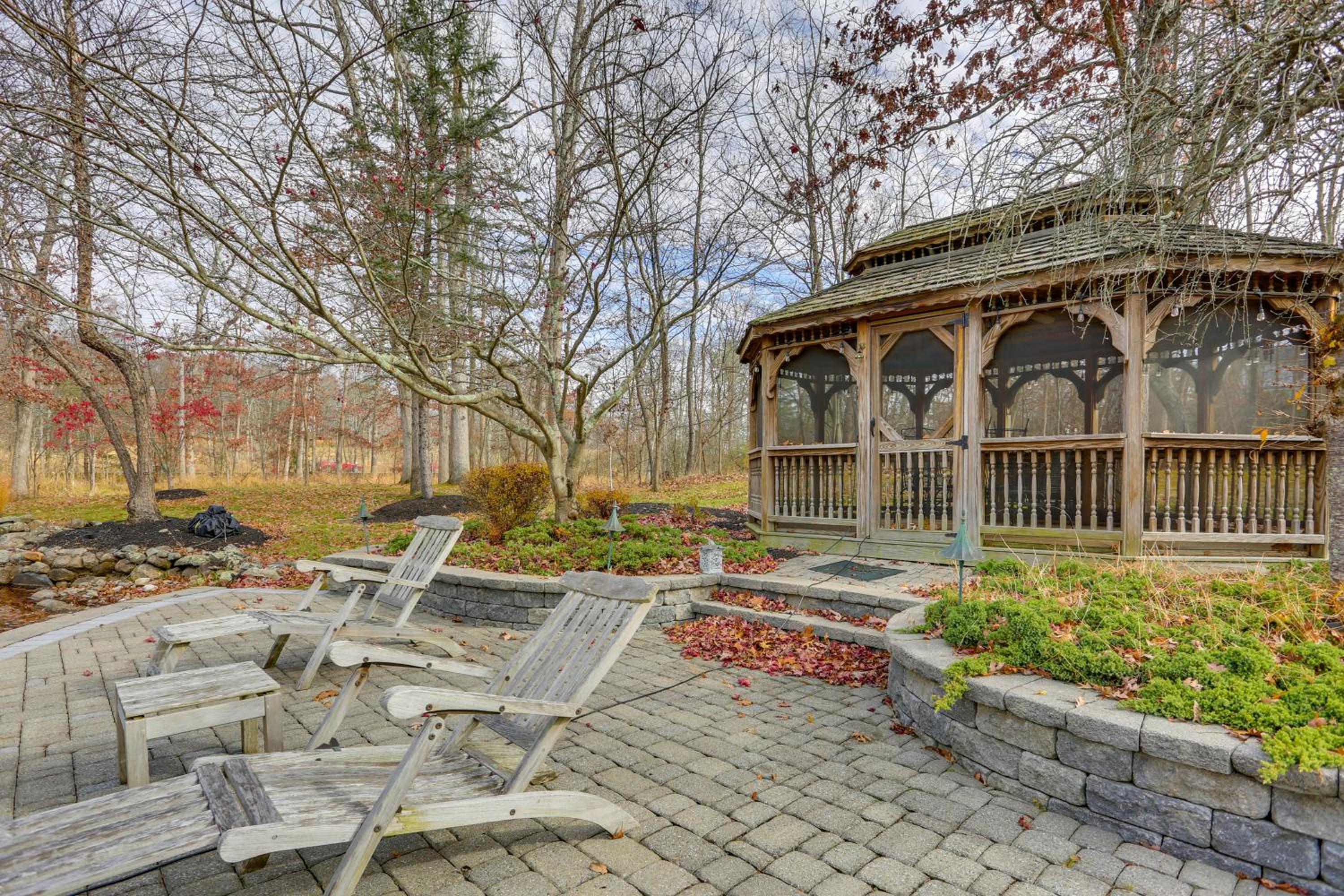 Pond and Gazebo Expansive Hudson Valley Escape!
