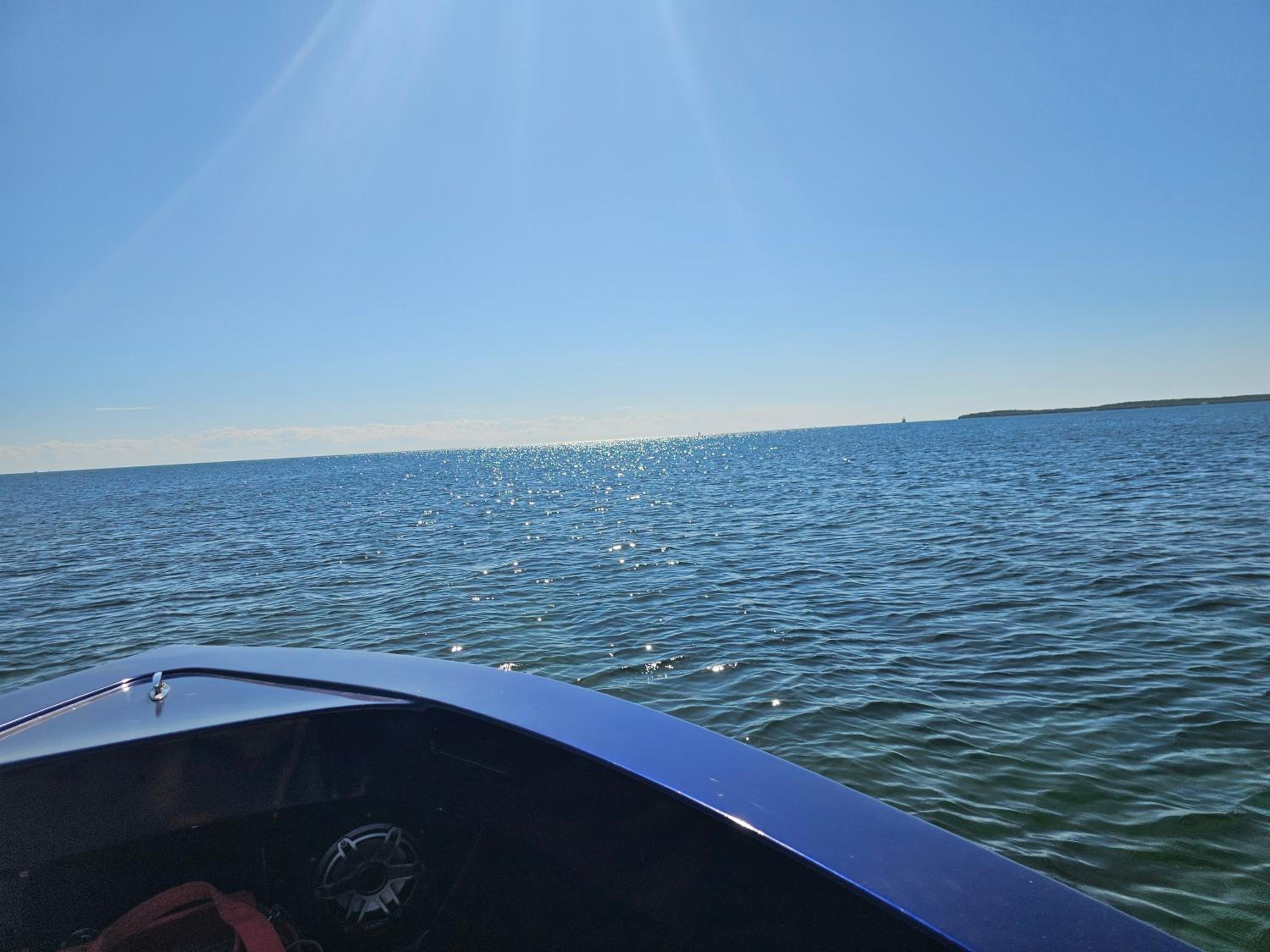New Lagoon-front townhouse with Marina Day Dreams Key Largo