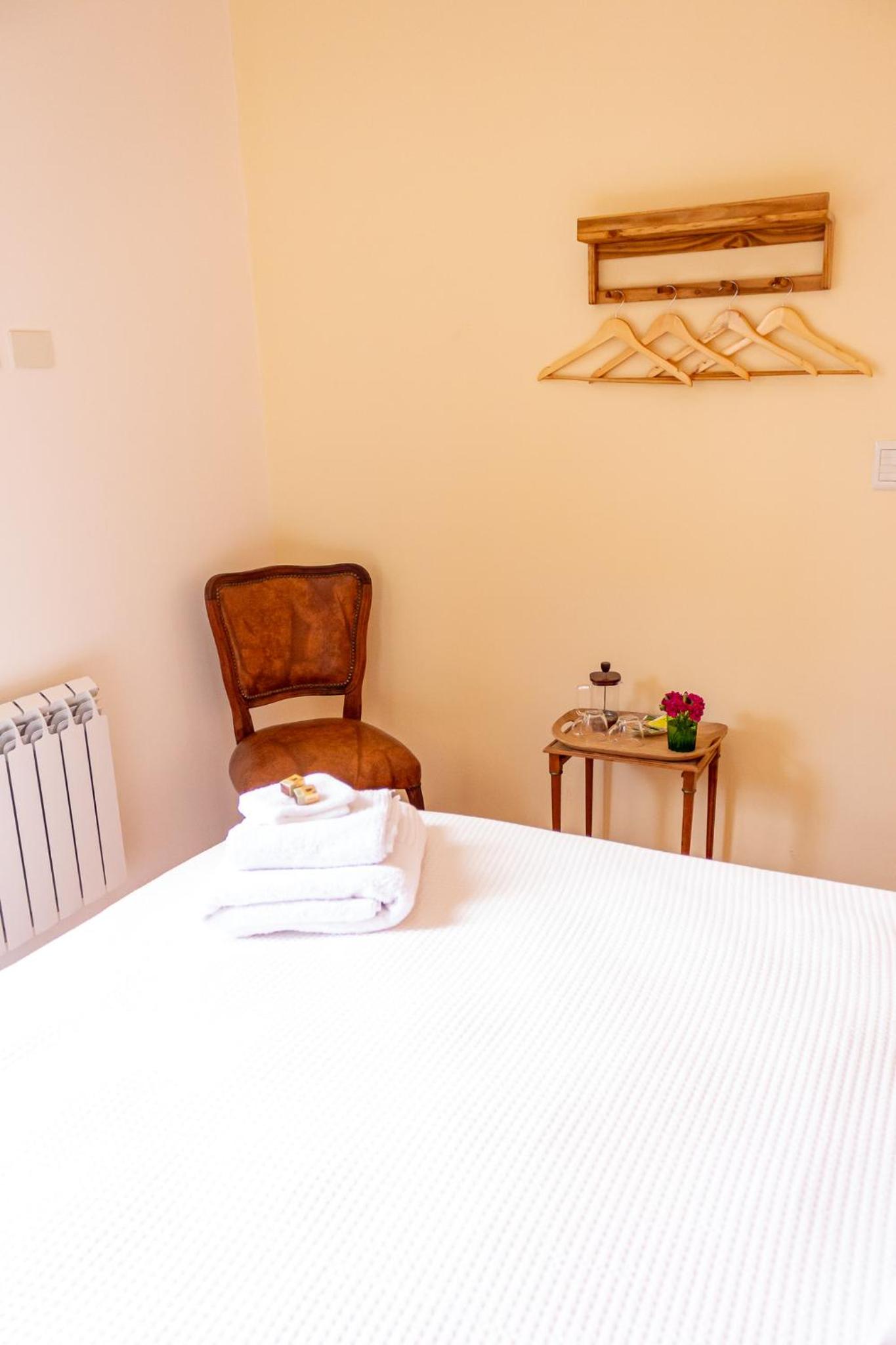 La Noire Petit hotel
