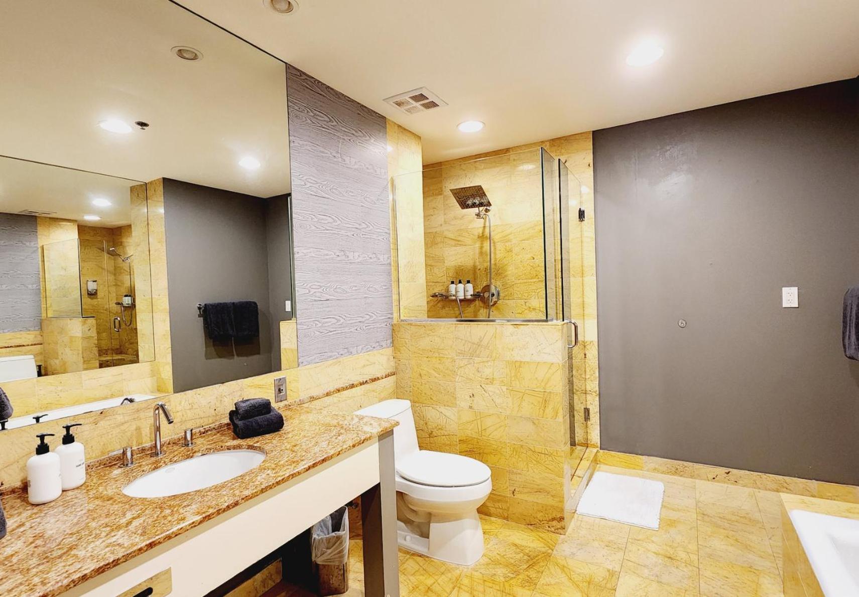 Brickell Apartment with Free Parking by Palermo Home Miami
