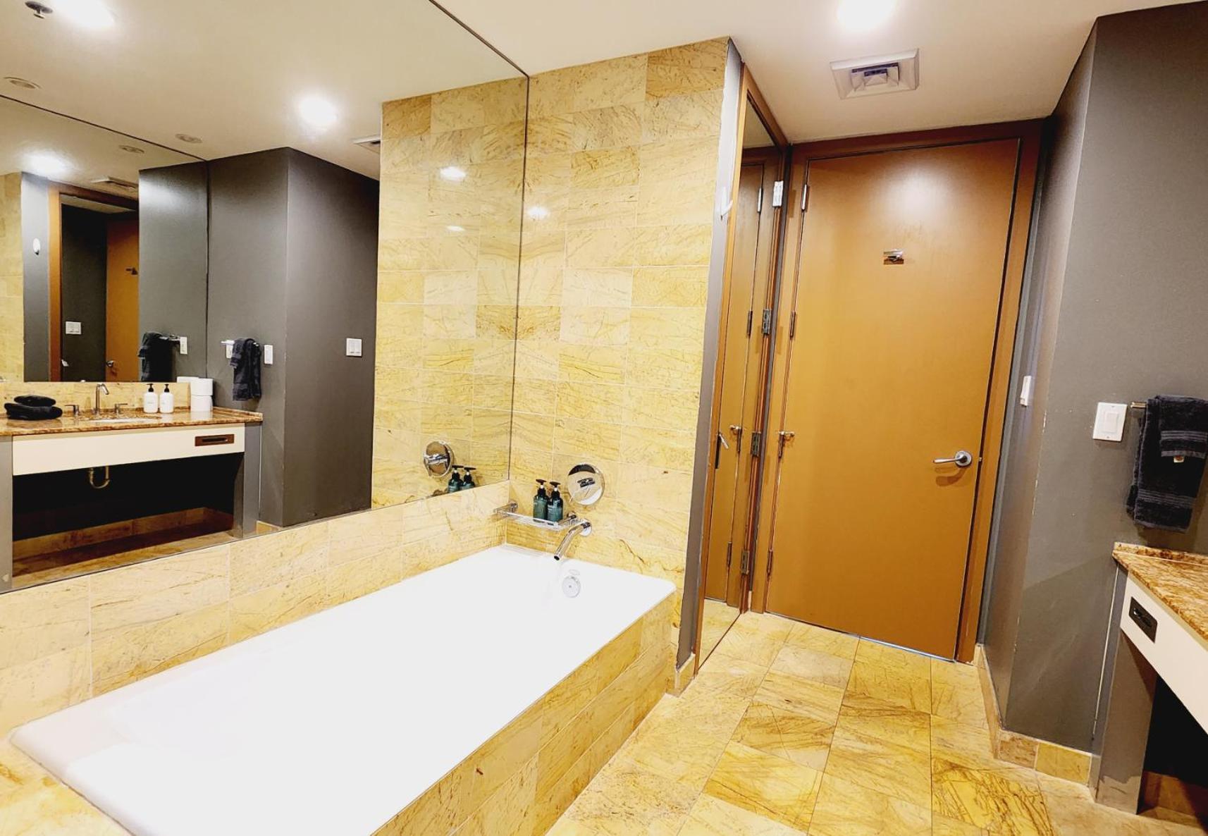Brickell Apartment with Free Parking by Palermo Home Miami