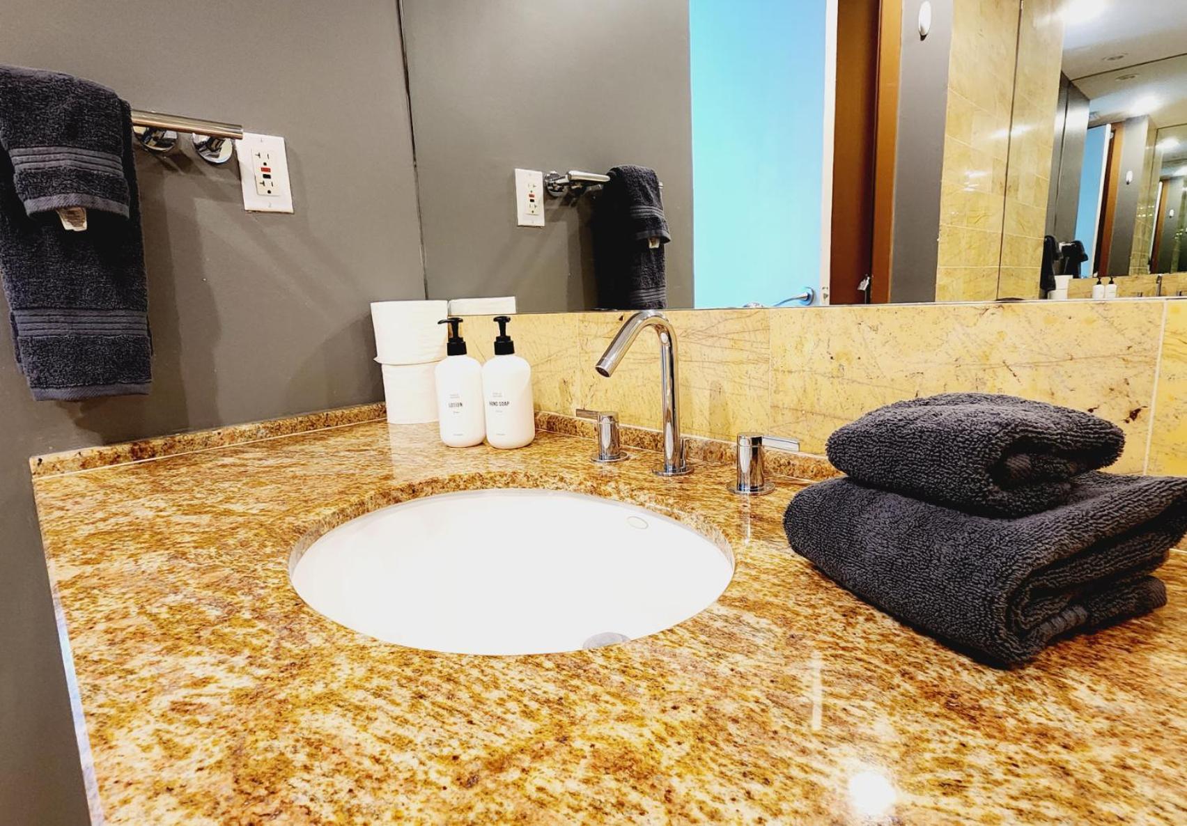 Brickell Apartment with Free Parking by Palermo Home Miami