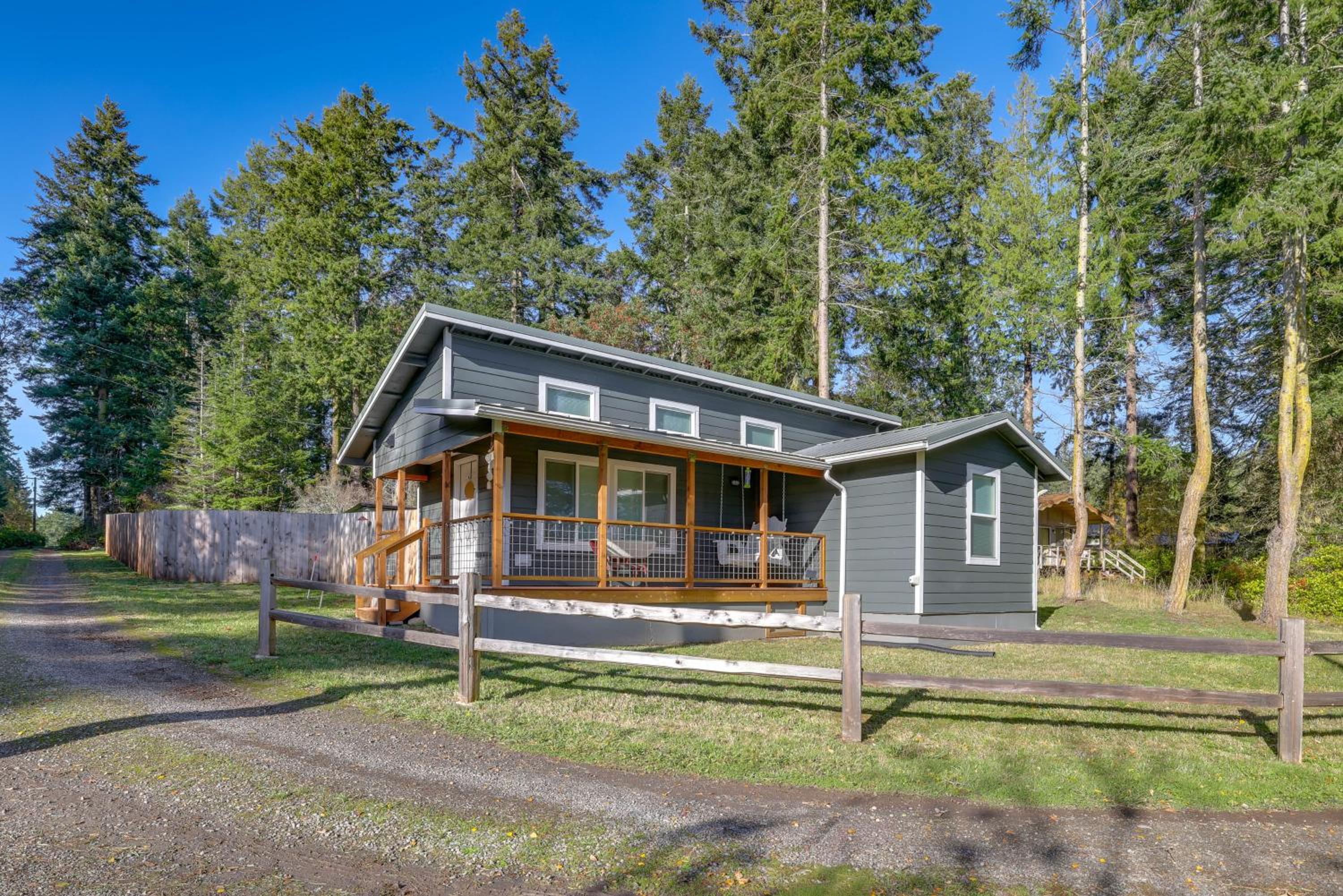 Hike and Relax Fireside Nordland Gem with Deck and Yard
