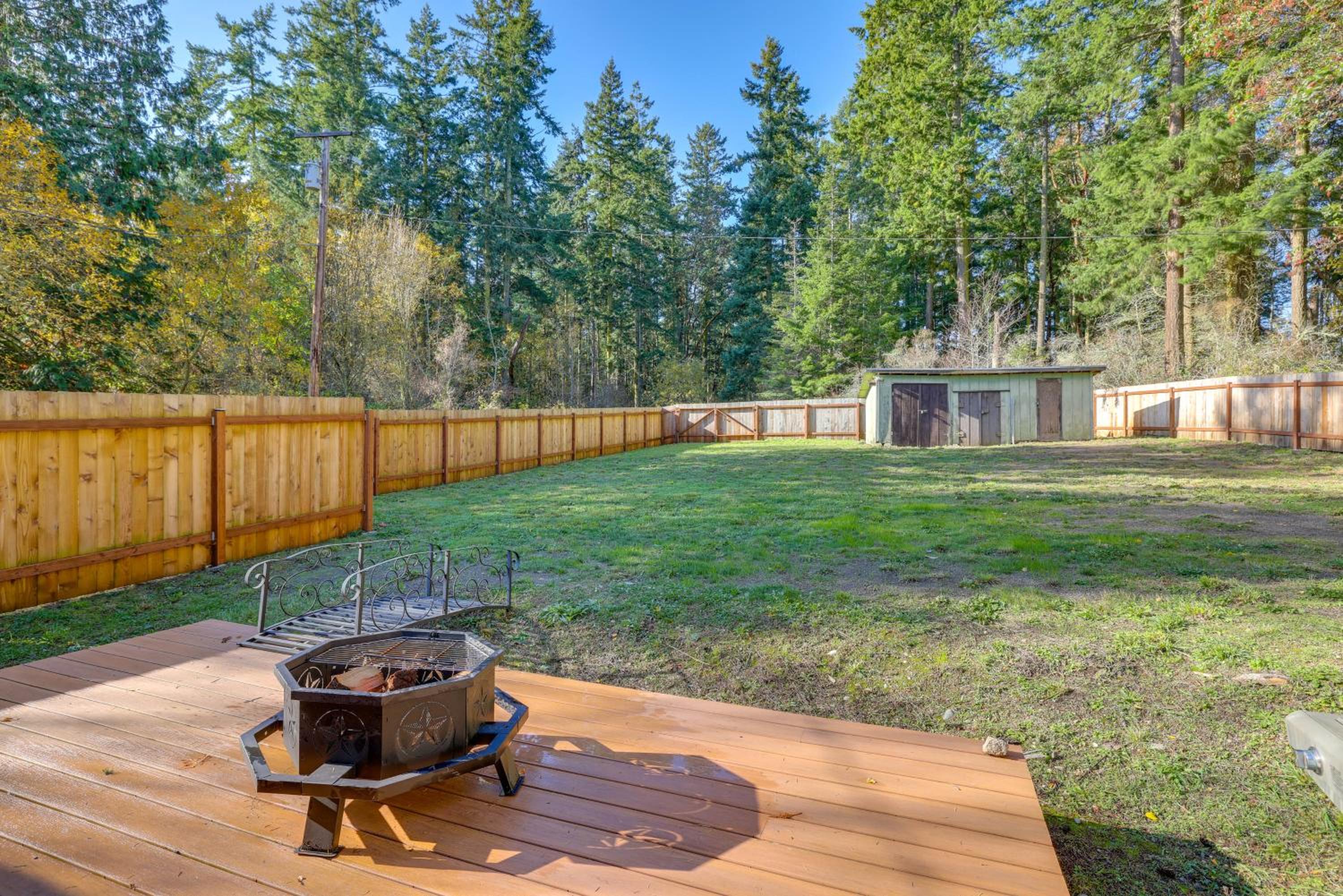 Hike and Relax Fireside Nordland Gem with Deck and Yard