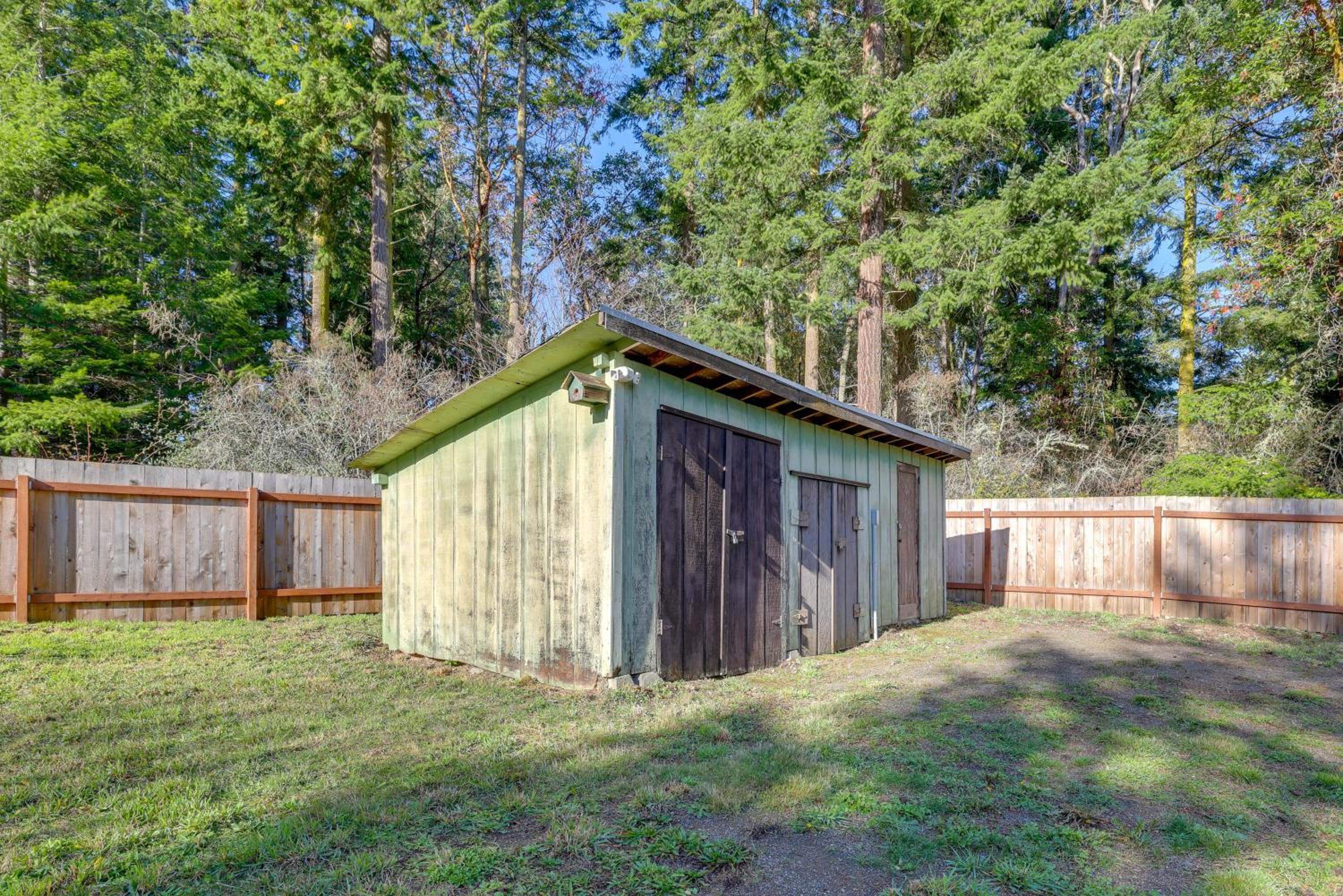Hike and Relax Fireside Nordland Gem with Deck and Yard