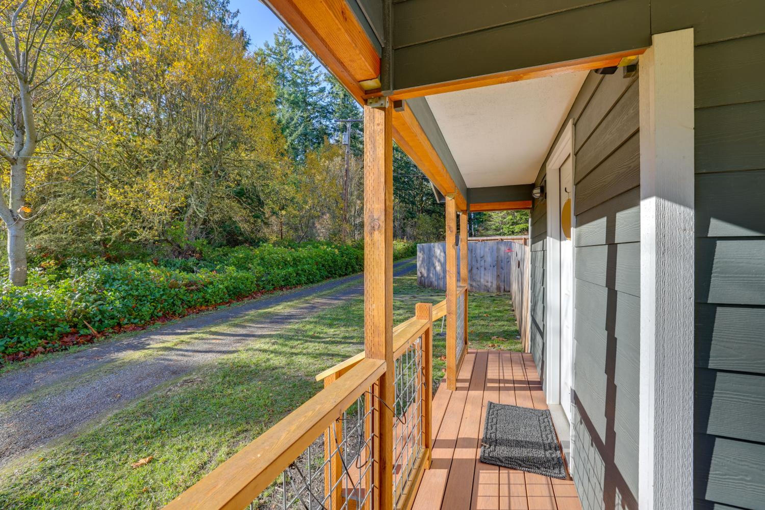 Hike and Relax Fireside Nordland Gem with Deck and Yard