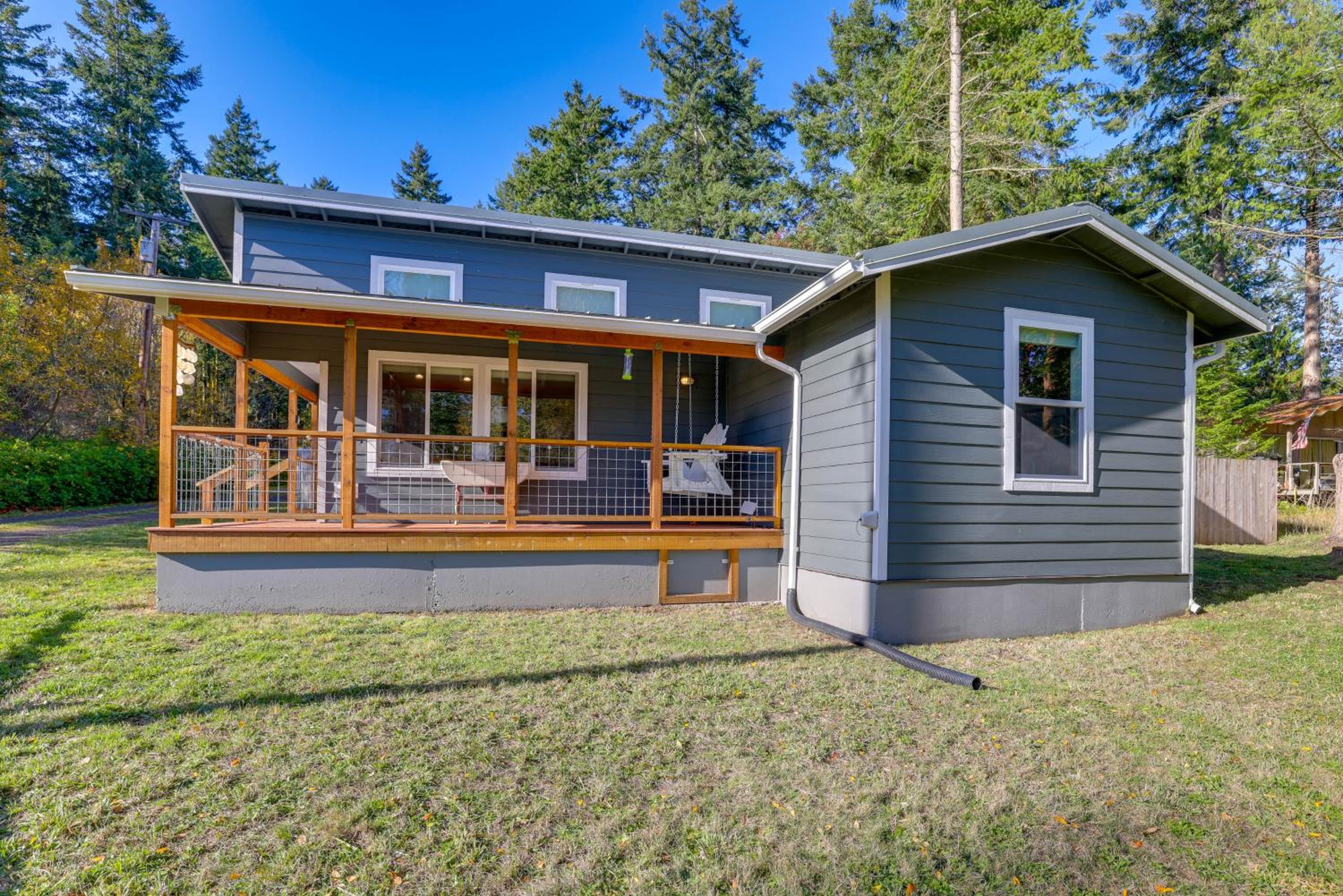 Hike and Relax Fireside Nordland Gem with Deck and Yard