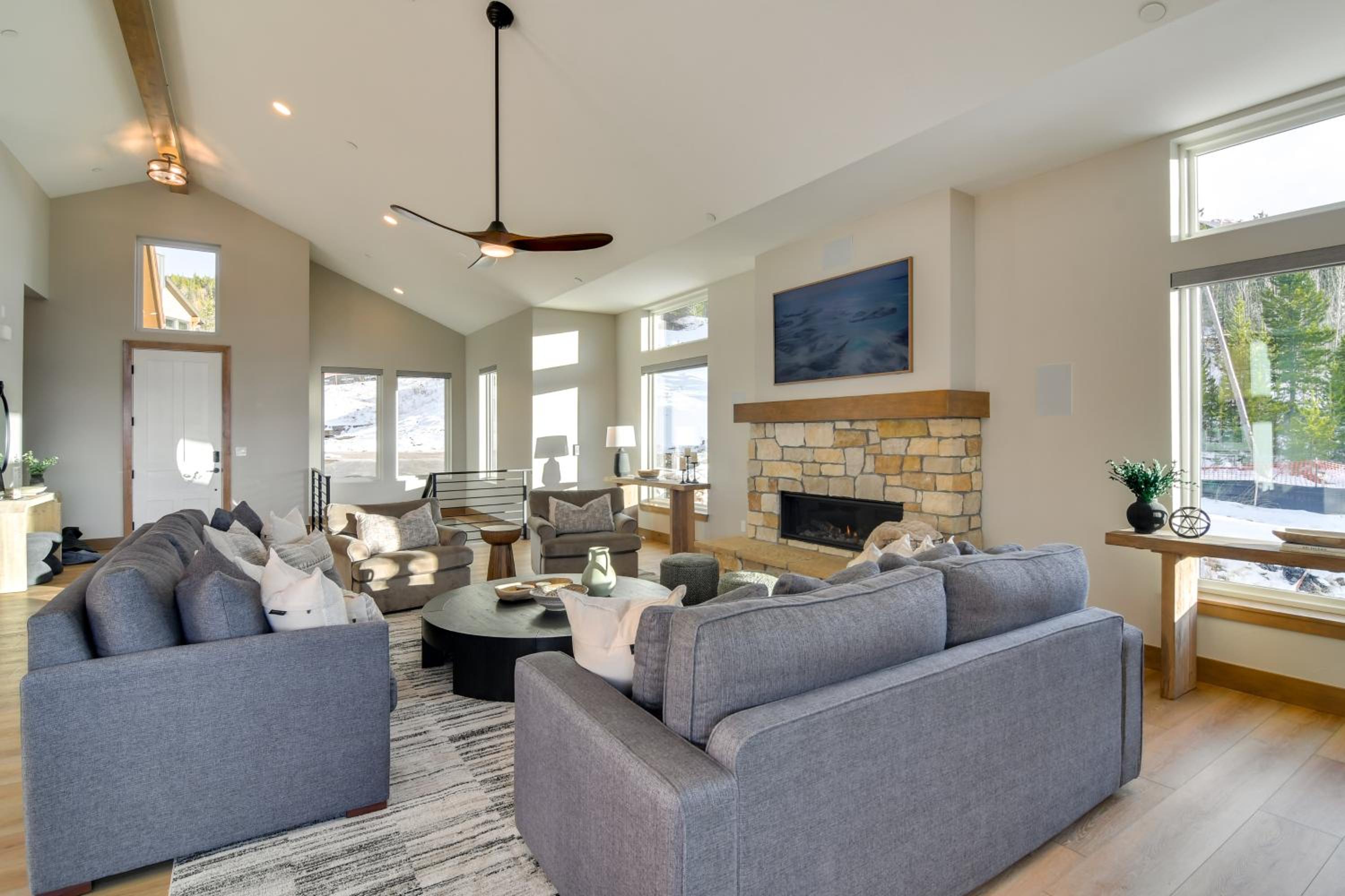 5 Mi to Winter Park Resort! Luxe Home with Hot Tub