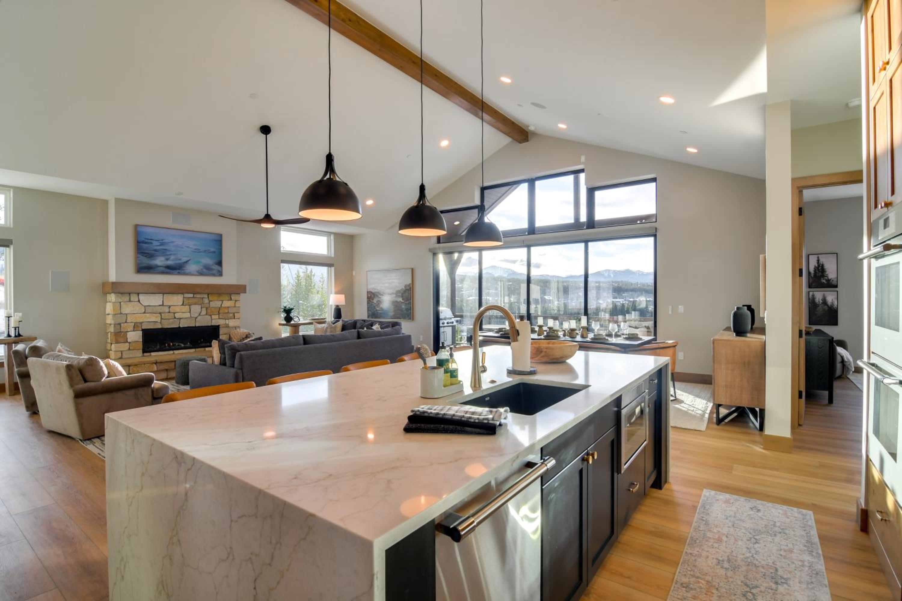 5 Mi to Winter Park Resort! Luxe Home with Hot Tub