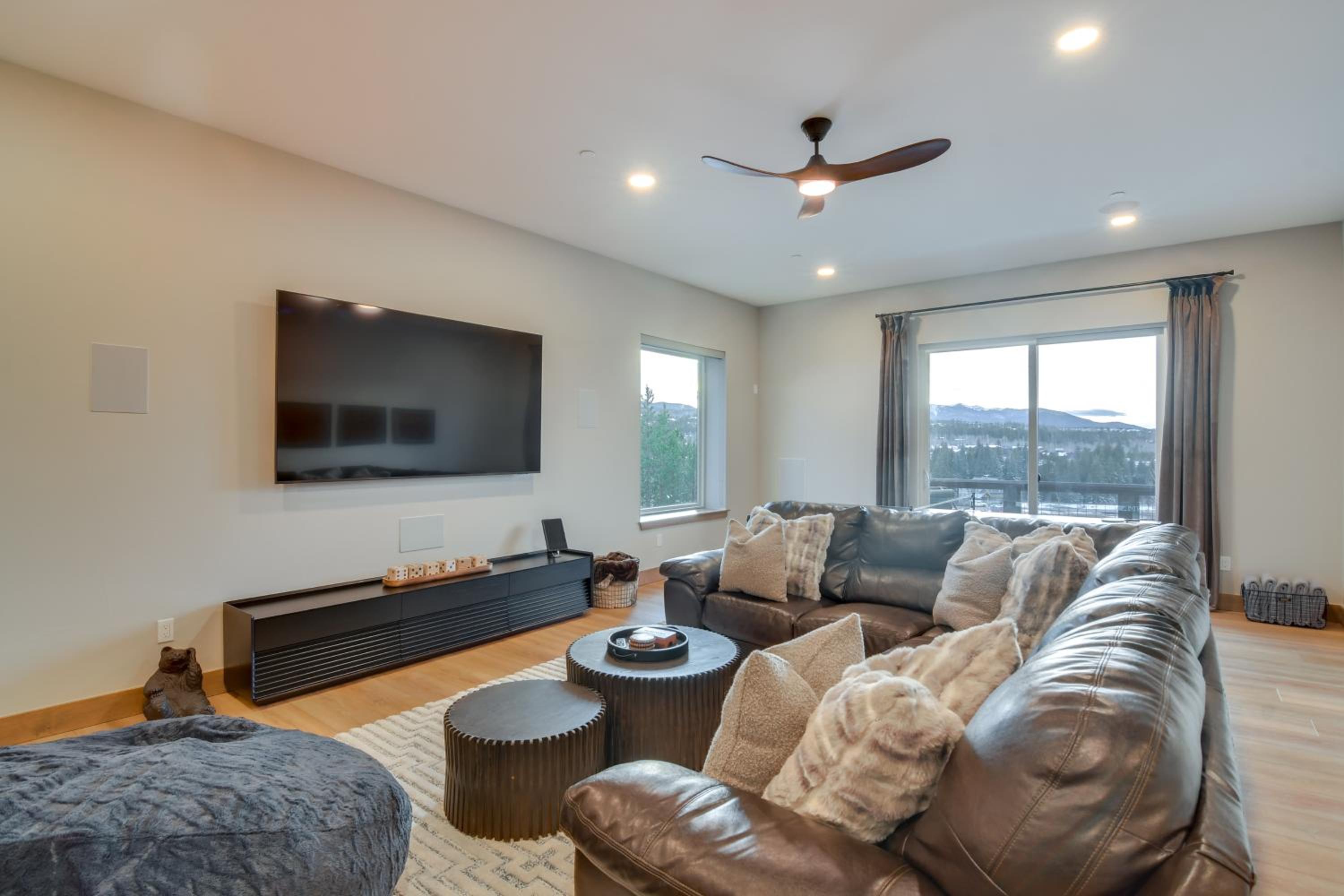 5 Mi to Winter Park Resort! Luxe Home with Hot Tub