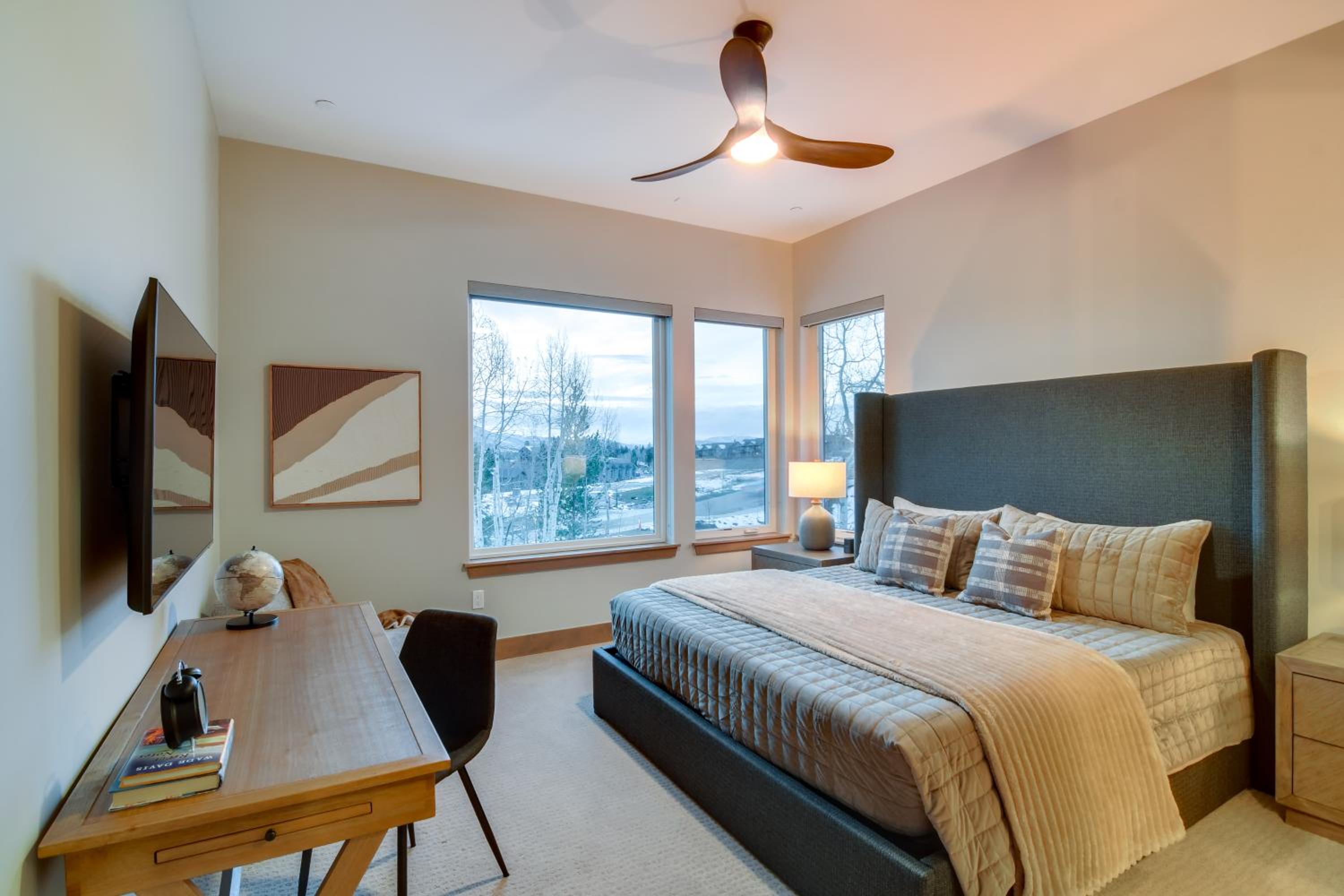 5 Mi to Winter Park Resort! Luxe Home with Hot Tub