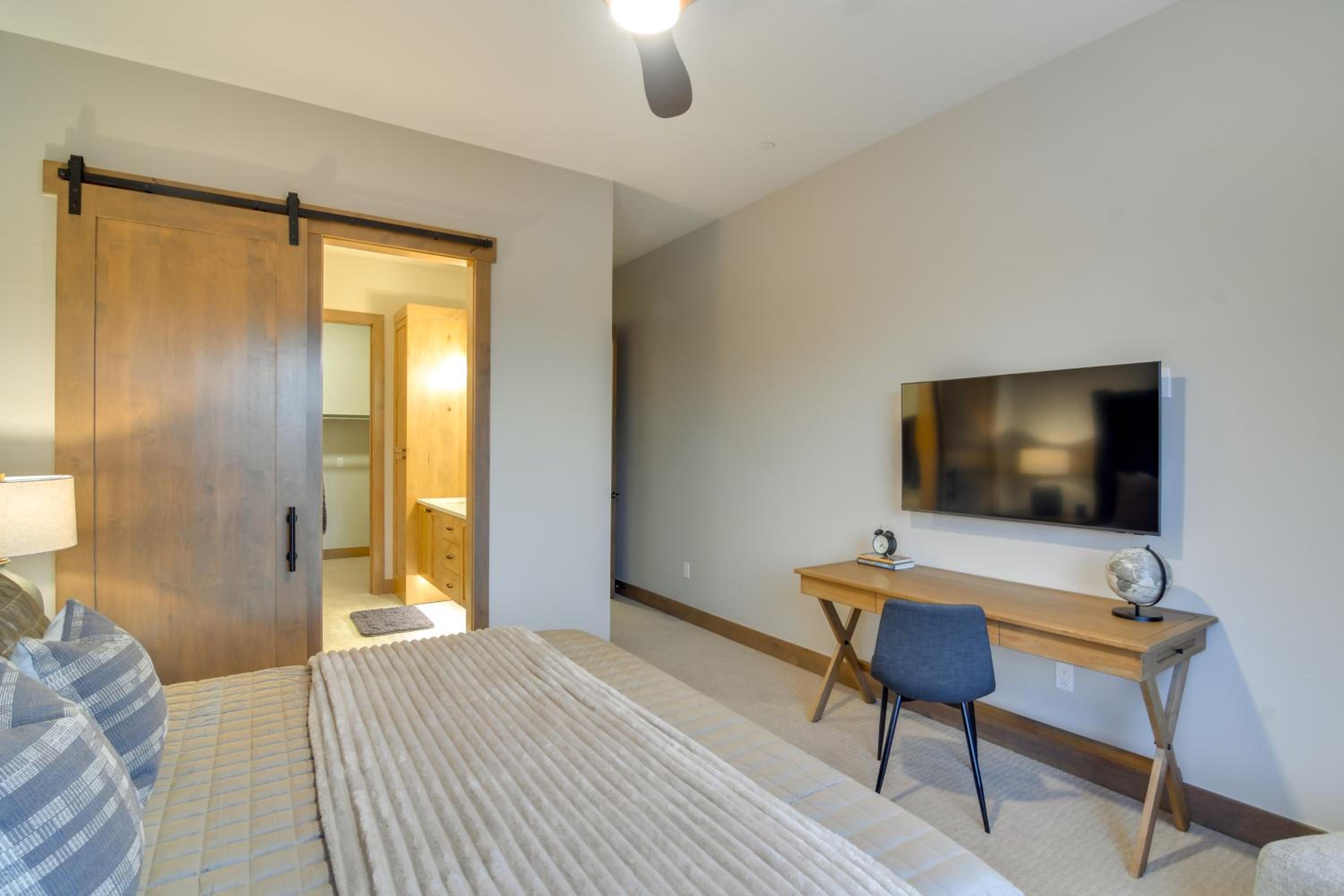 5 Mi to Winter Park Resort! Luxe Home with Hot Tub