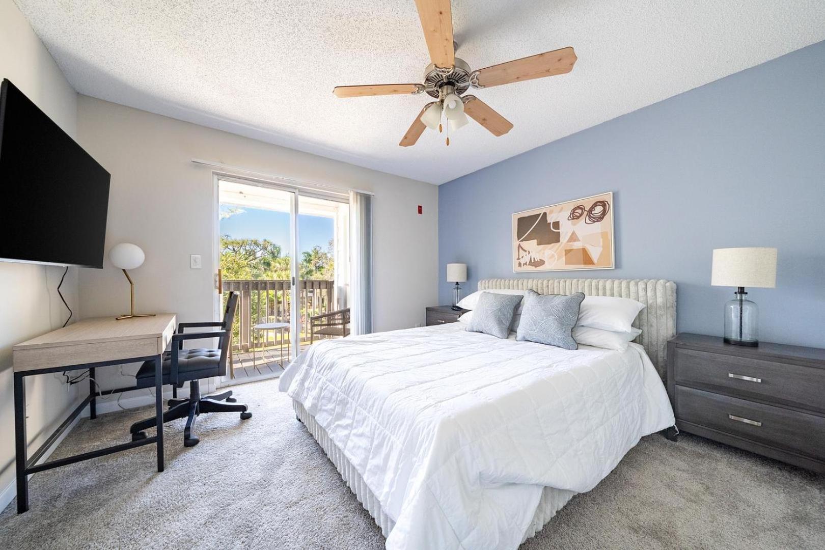 Landing Amazing 1BD Gym Tennis Court