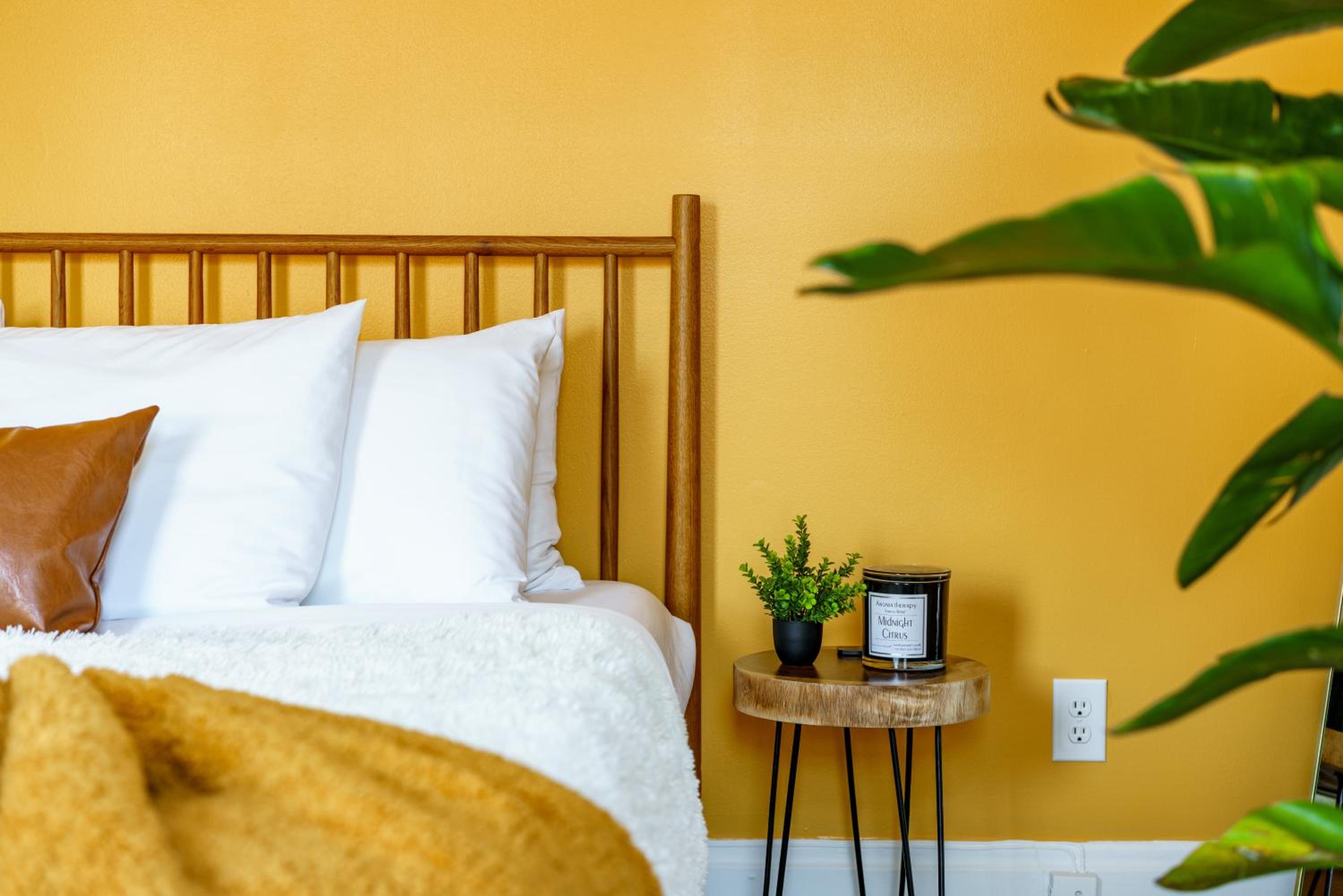 Jungle House Boutique Residences - Downtown Columbus & Short North