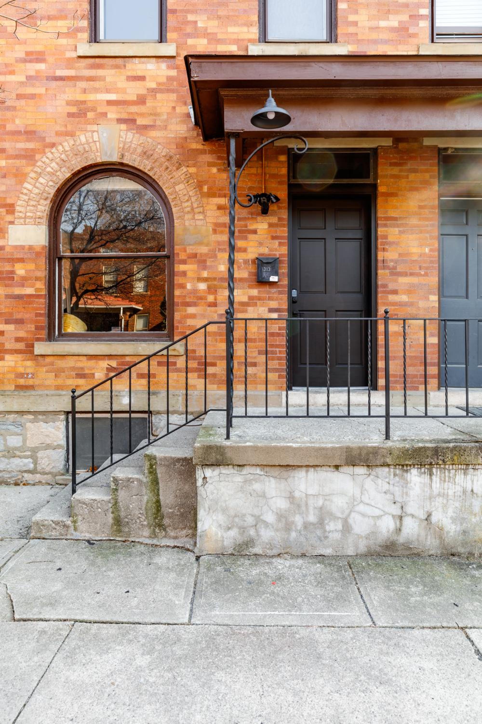 Jungle House Boutique Residences - Downtown Columbus & Short North