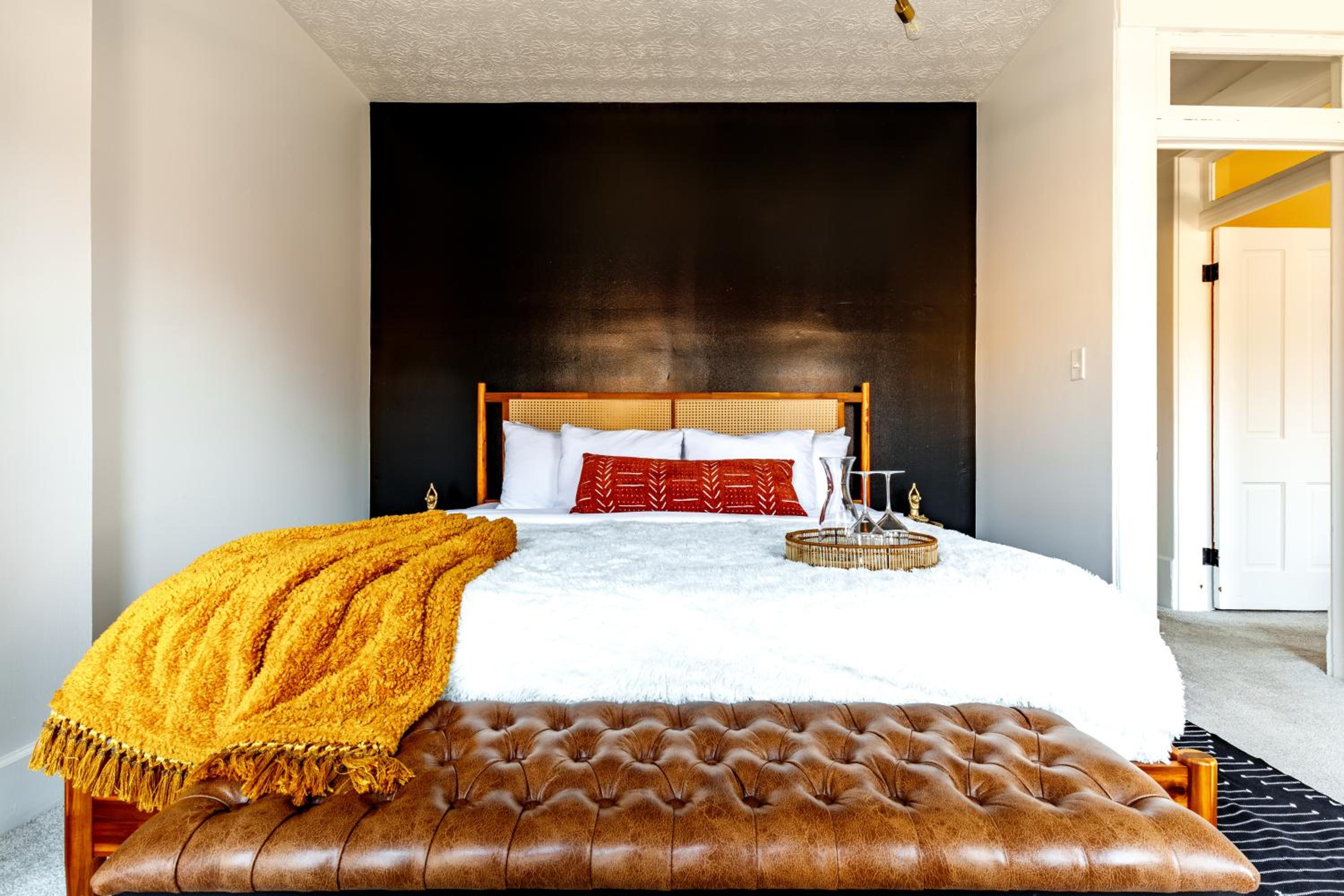 Jungle House Boutique Residences - Downtown Columbus & Short North