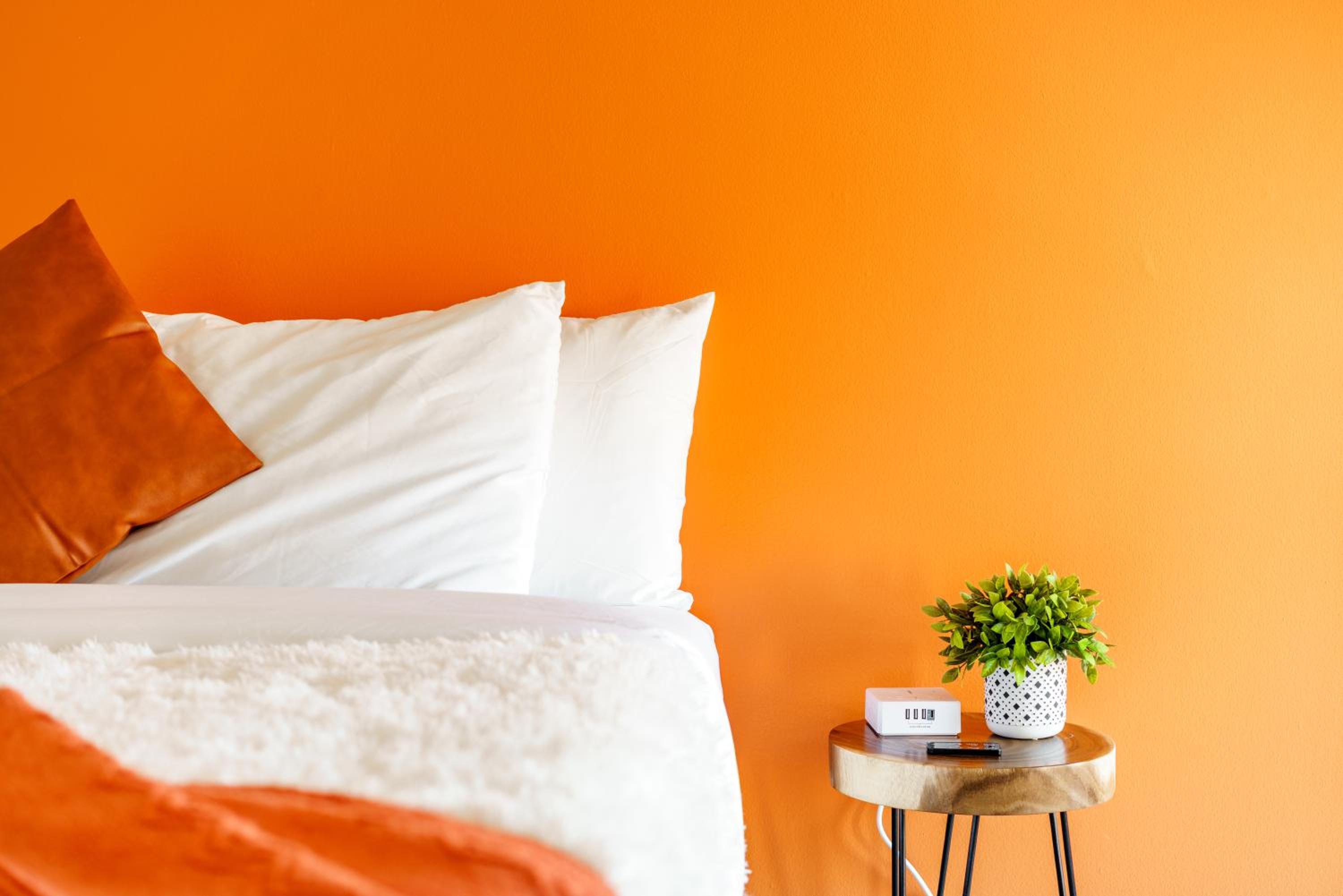 Jungle House Boutique Residences - Downtown Columbus & Short North
