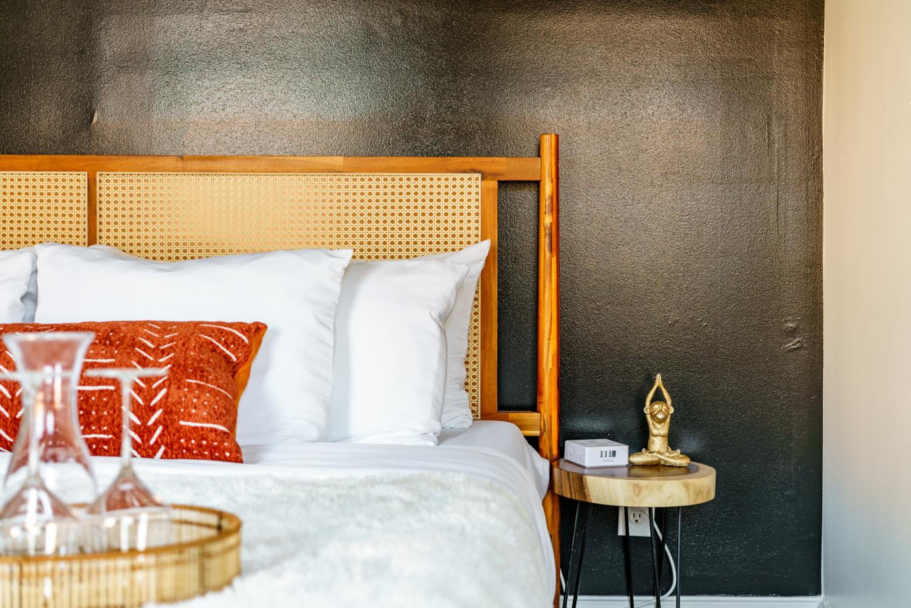 Jungle House Boutique Residences - Downtown Columbus & Short North
