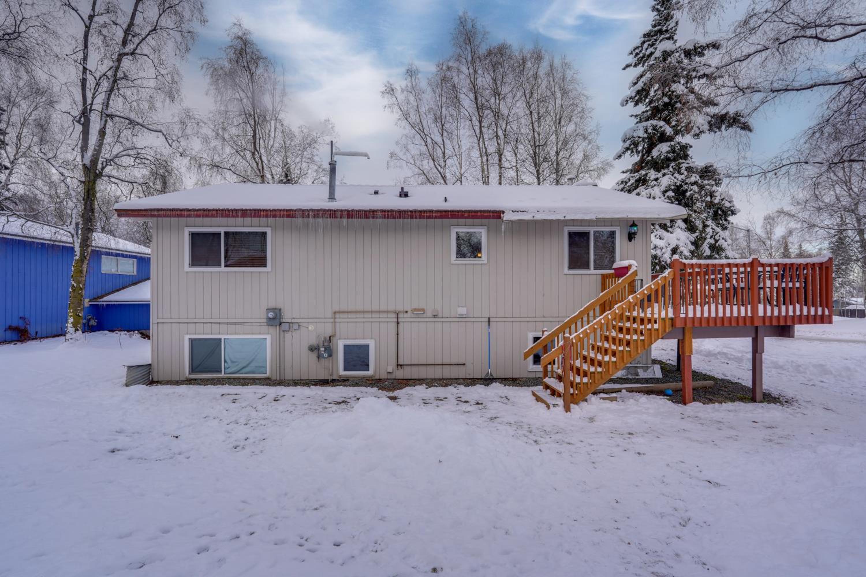 Heart of Anchorage! Home Near Shops and Eats