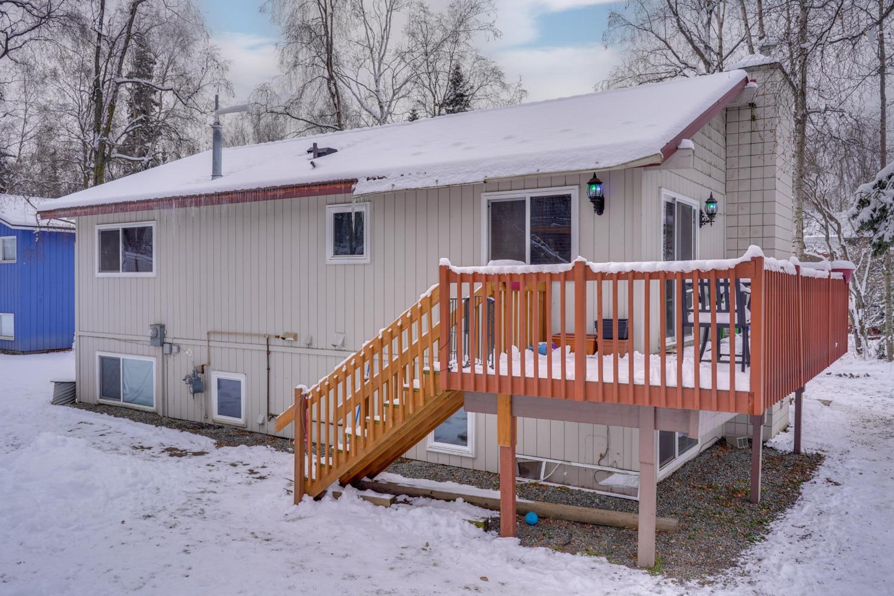 Heart of Anchorage! Home Near Shops and Eats