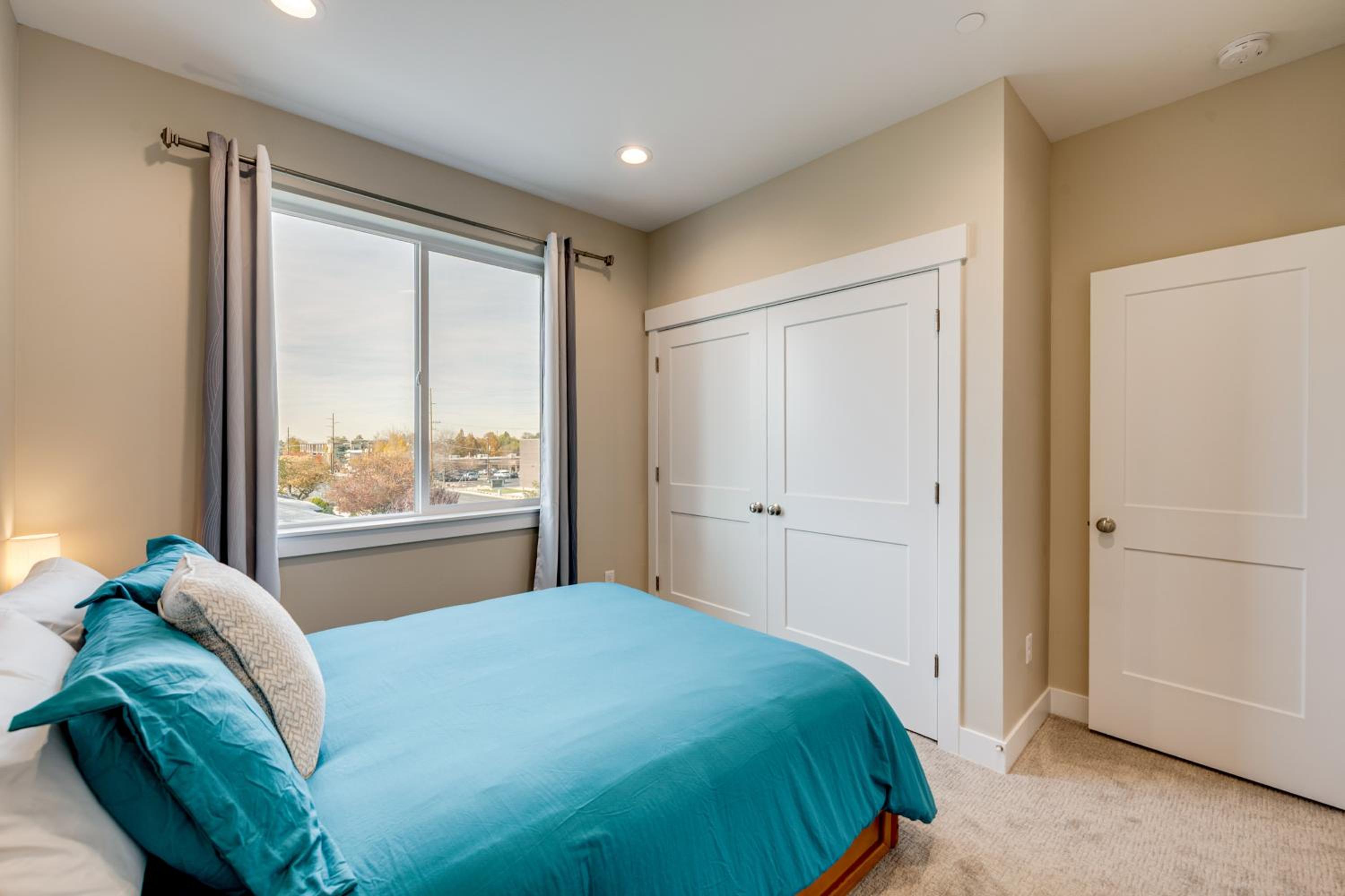 Ski Resorts and SLC Fun! Brand New Millcreek Home