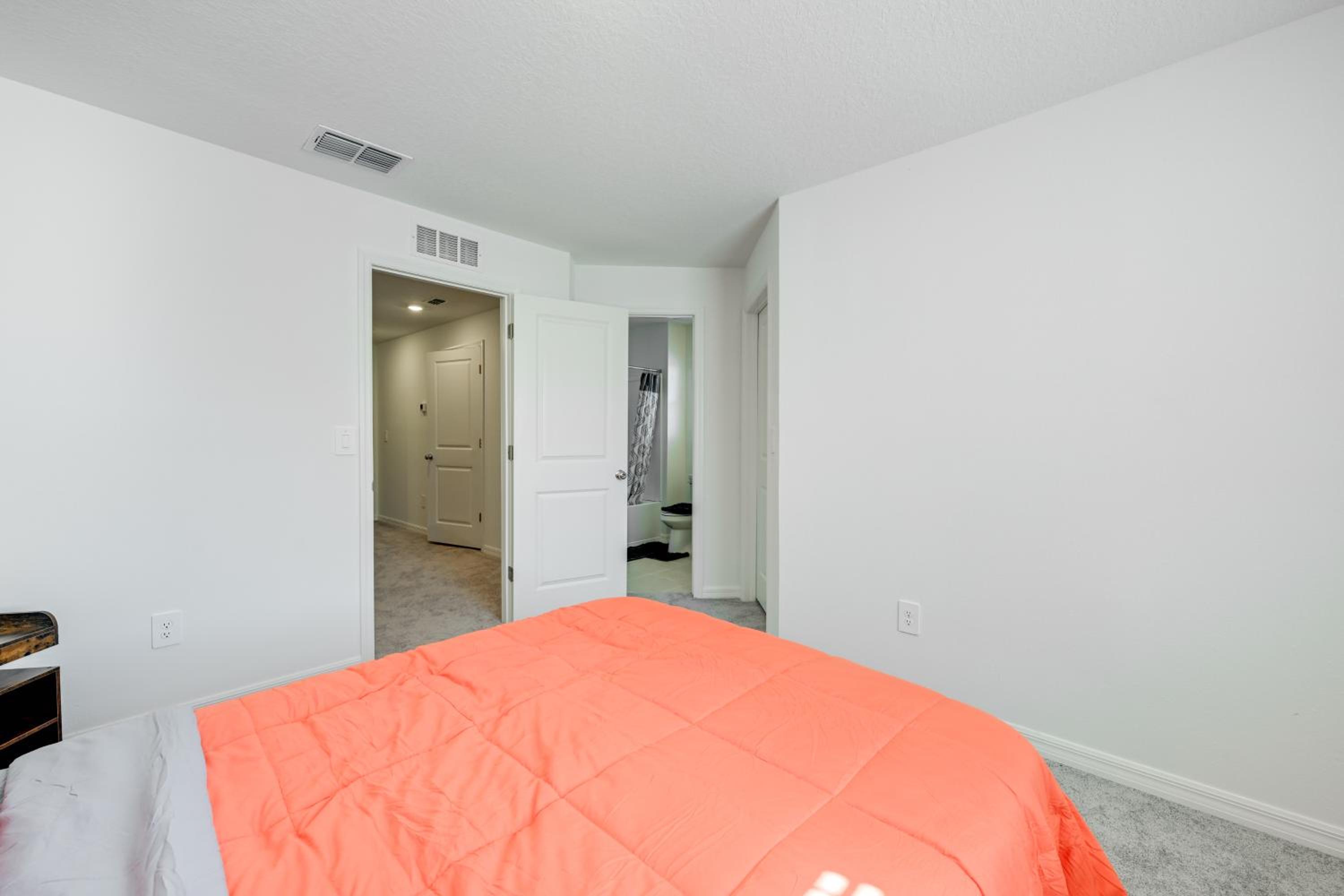 Newly Built Townhome 8 Mi to Manatee Viewing Ctr!