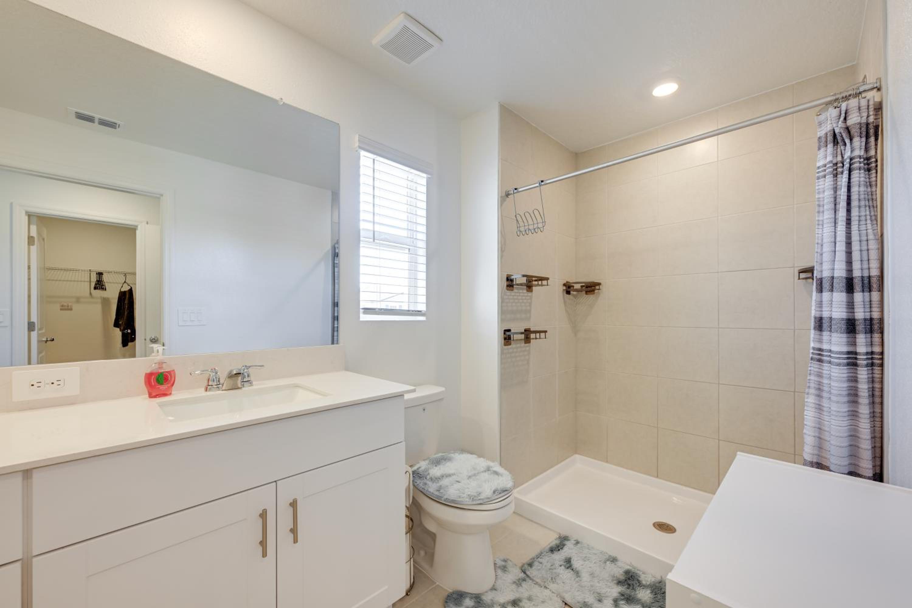 Newly Built Townhome 8 Mi to Manatee Viewing Ctr!