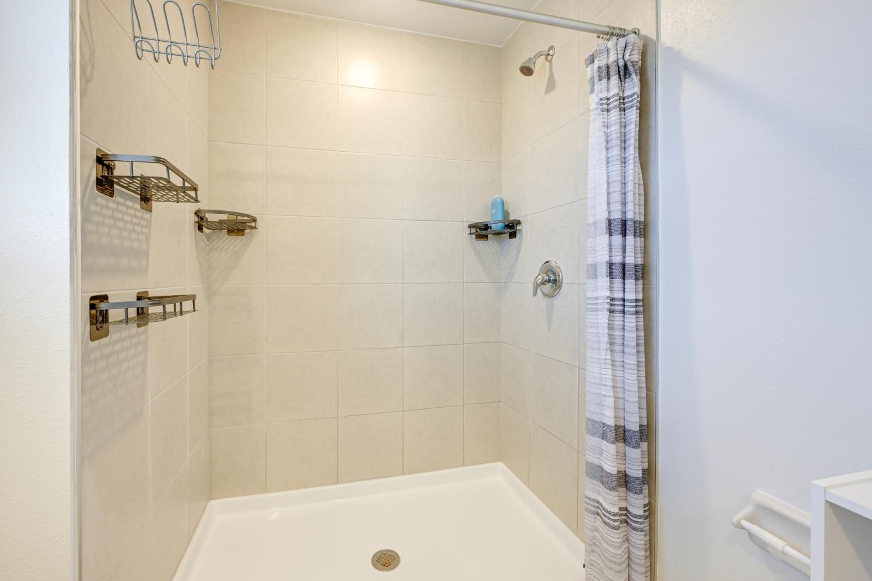 Newly Built Townhome 8 Mi to Manatee Viewing Ctr!